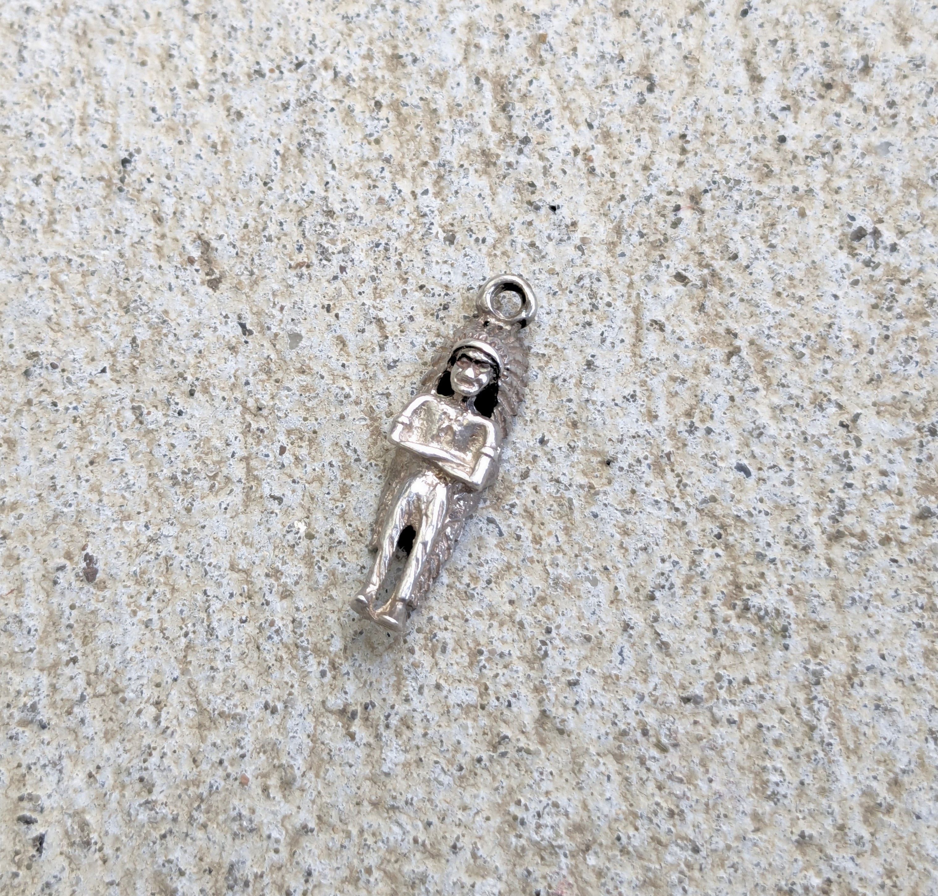 Jewelry × Vintage Vintage Sterling Silver Pendant Indian Chief Headress Size ONE SIZE - 1 Thumbnail