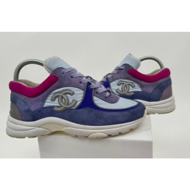 Chanel Chanel CC Logo Suede Runner Sneakers G34360 – Size 37 Size US 6 / IT 36 - 2 Thumbnail