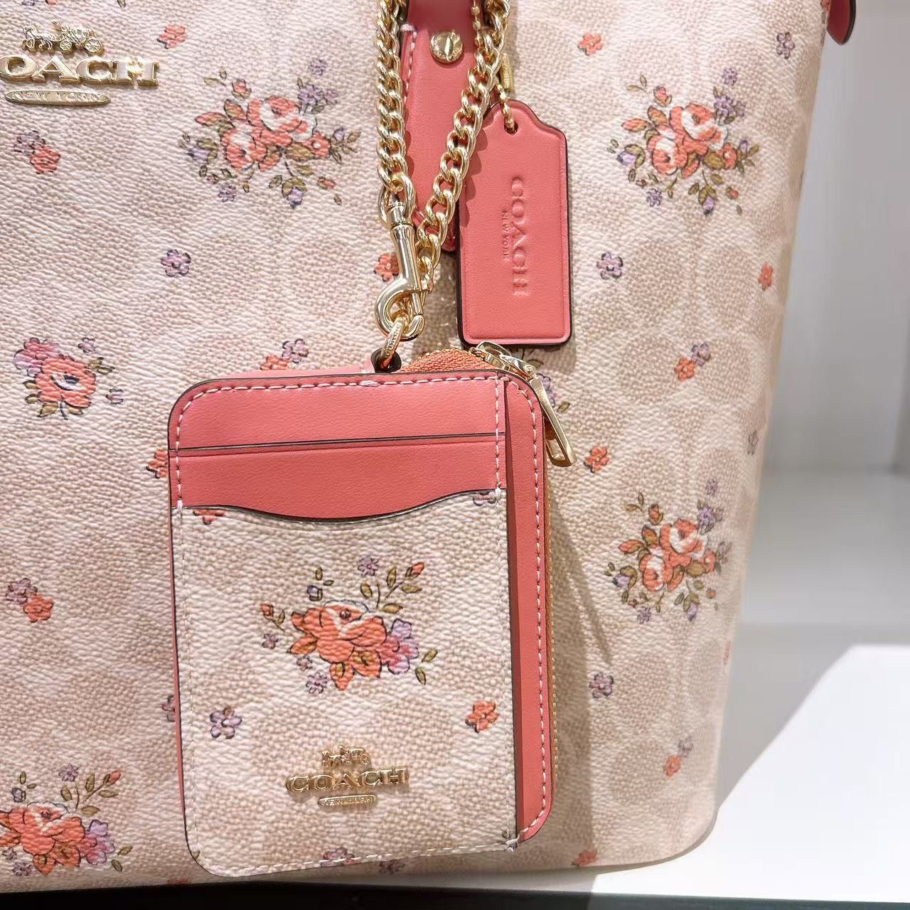 Coach Zip Card Case In Signature Canvas With Floral Print CAU45 Size ONE SIZE - 2 Thumbnail