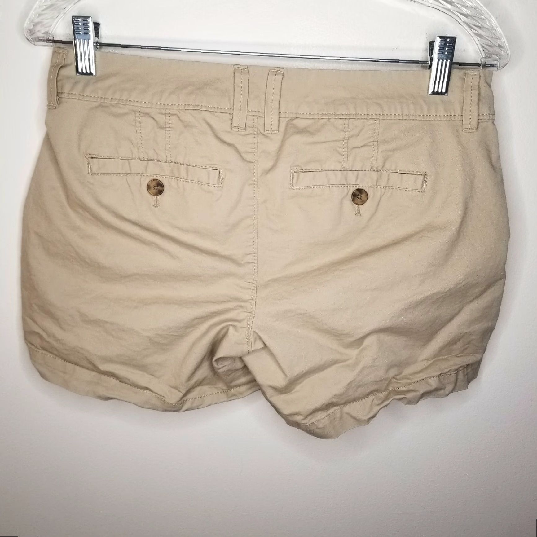 Old Navy Old Navy Womens Beige Regular Shorts Size 2 Bermuda Short Short Beige Women Regular Size 2 Old Navy Size 26" / US 2 / IT 38 - 4 Thumbnail