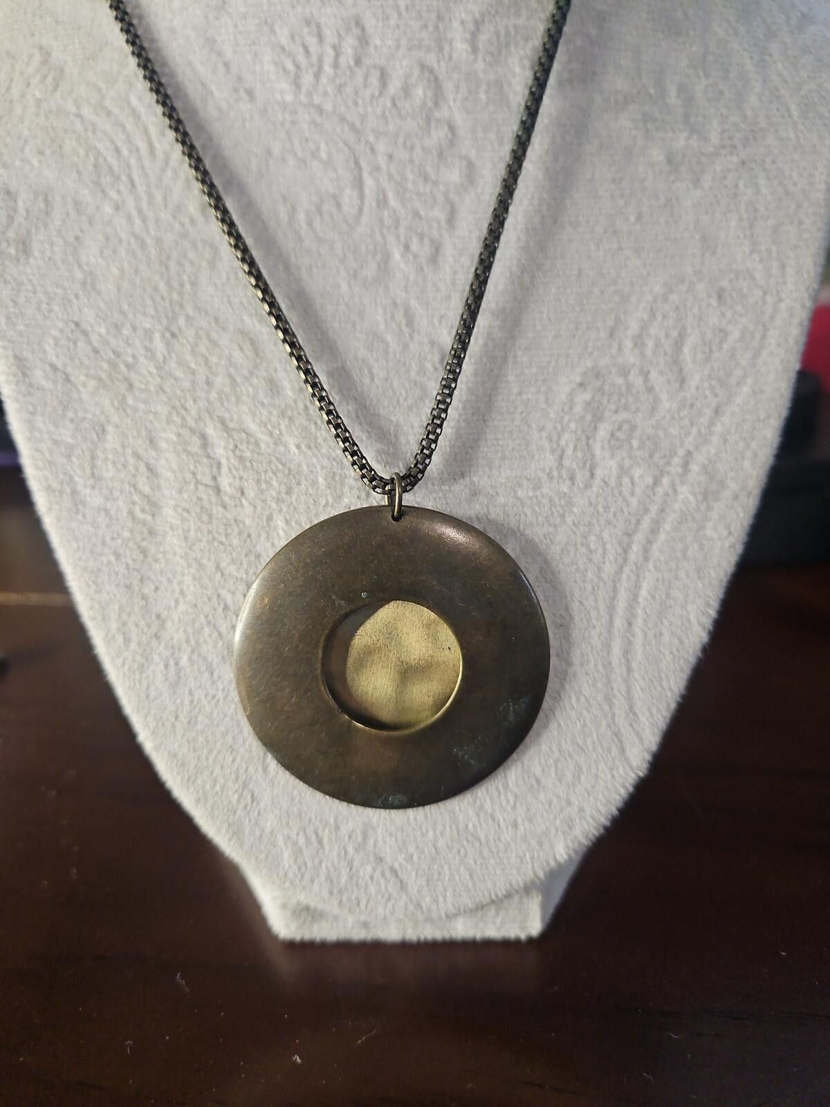 Other Bronze colored necklace with round pendant Size ONE SIZE - 1 Thumbnail