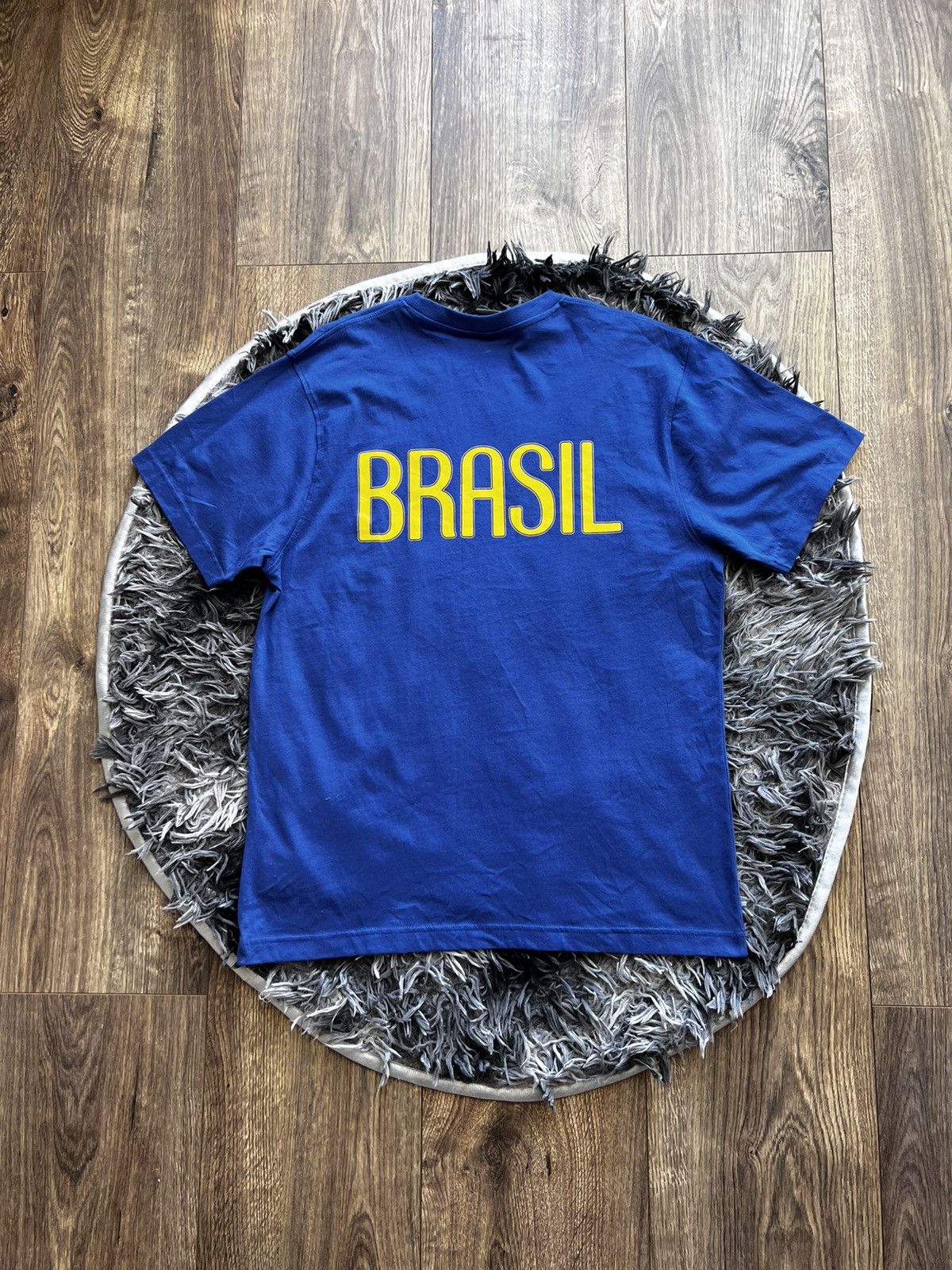 Nike VERY RARE vintage nike brasil tshirt 00s size XL Size US XL / EU 56 / 4 - 4 Thumbnail