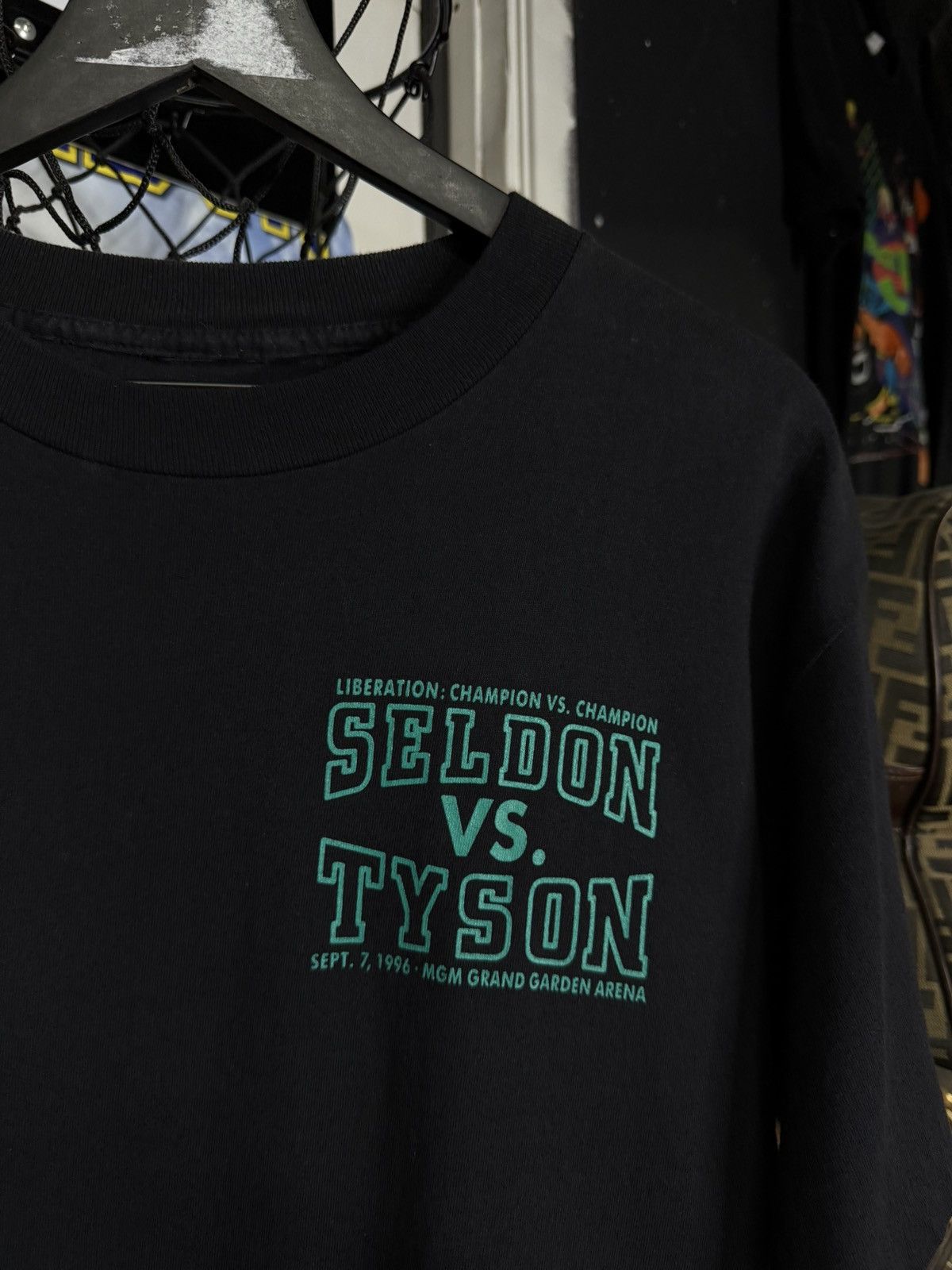 Vintage Vintage 1996 Mike Tyson Boxing T-Shirt Vtg Rare Tee Large Size US L / EU 52-54 / 3 - 7 Thumbnail