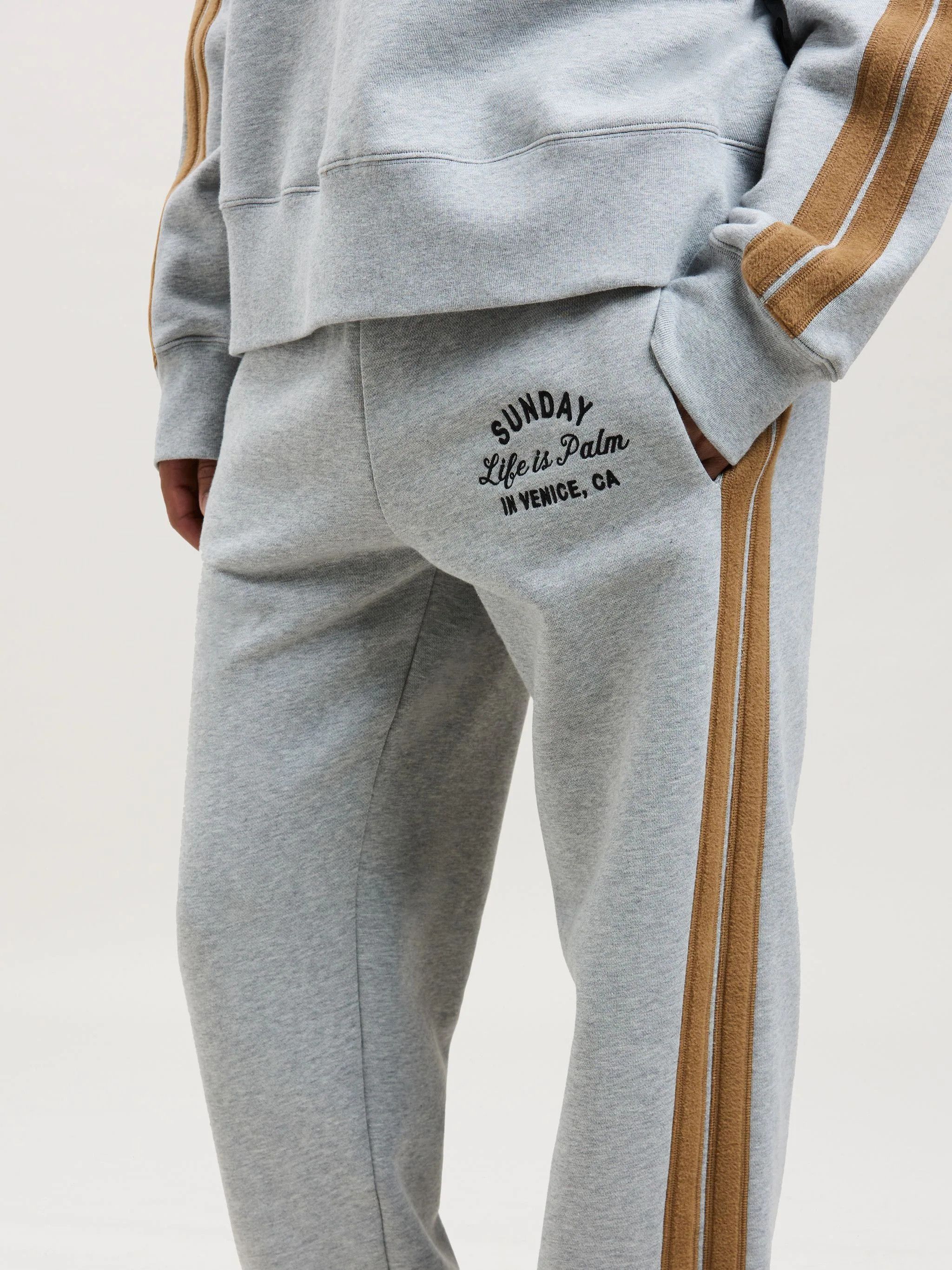Palm Angels o1y0325 Jogger & Sweatpant in Grey Size US 34 / EU 50 - 2 Thumbnail