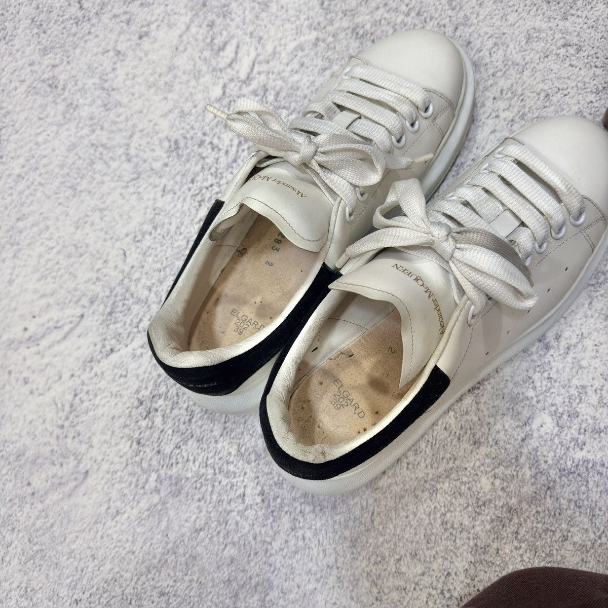 Alexander McQueen Alexander McQueen Womens White Sneakers US9.5 UK6 EU39.5 Size US 9.5 / IT 39.5 - 12 Thumbnail