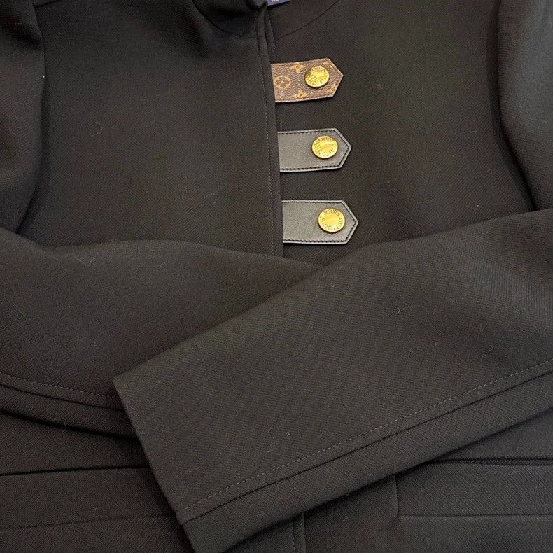 Louis Vuitton Louis Vuitton Black inside presbyopic gold button jacket Size S / US 4 / IT 40 - 5 Thumbnail