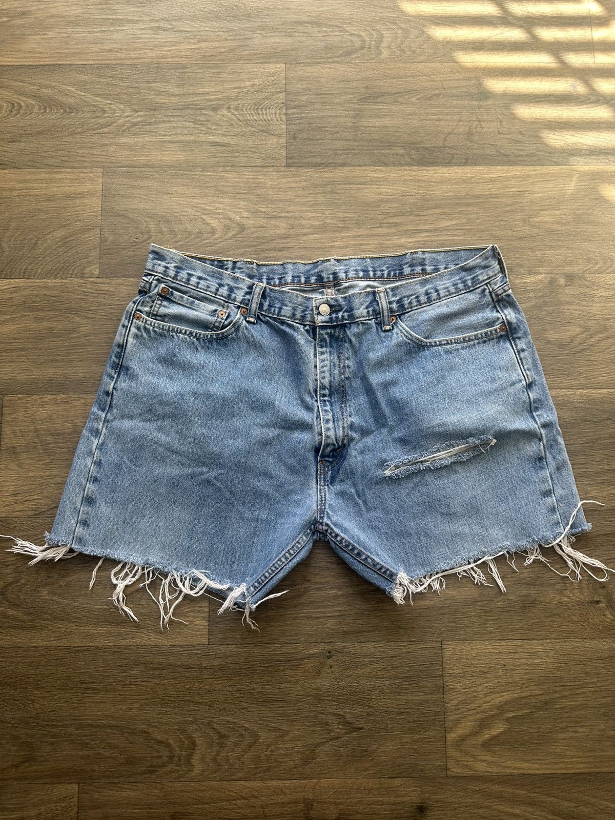 Levi's Vintage Clothing Distressed Levi’s denim shorts with frayed hem Size US 38 / EU 54 - 2 Thumbnail