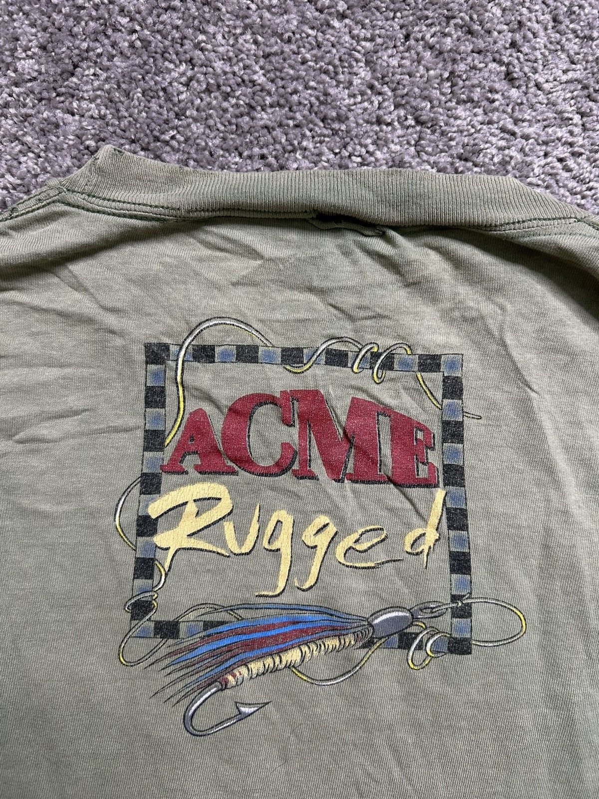 Vintage Vintage 90s Looney Tunes Daffy Duck Thrashed Tee ACME 1994 Size US L / EU 52-54 / 3 - 6 Thumbnail