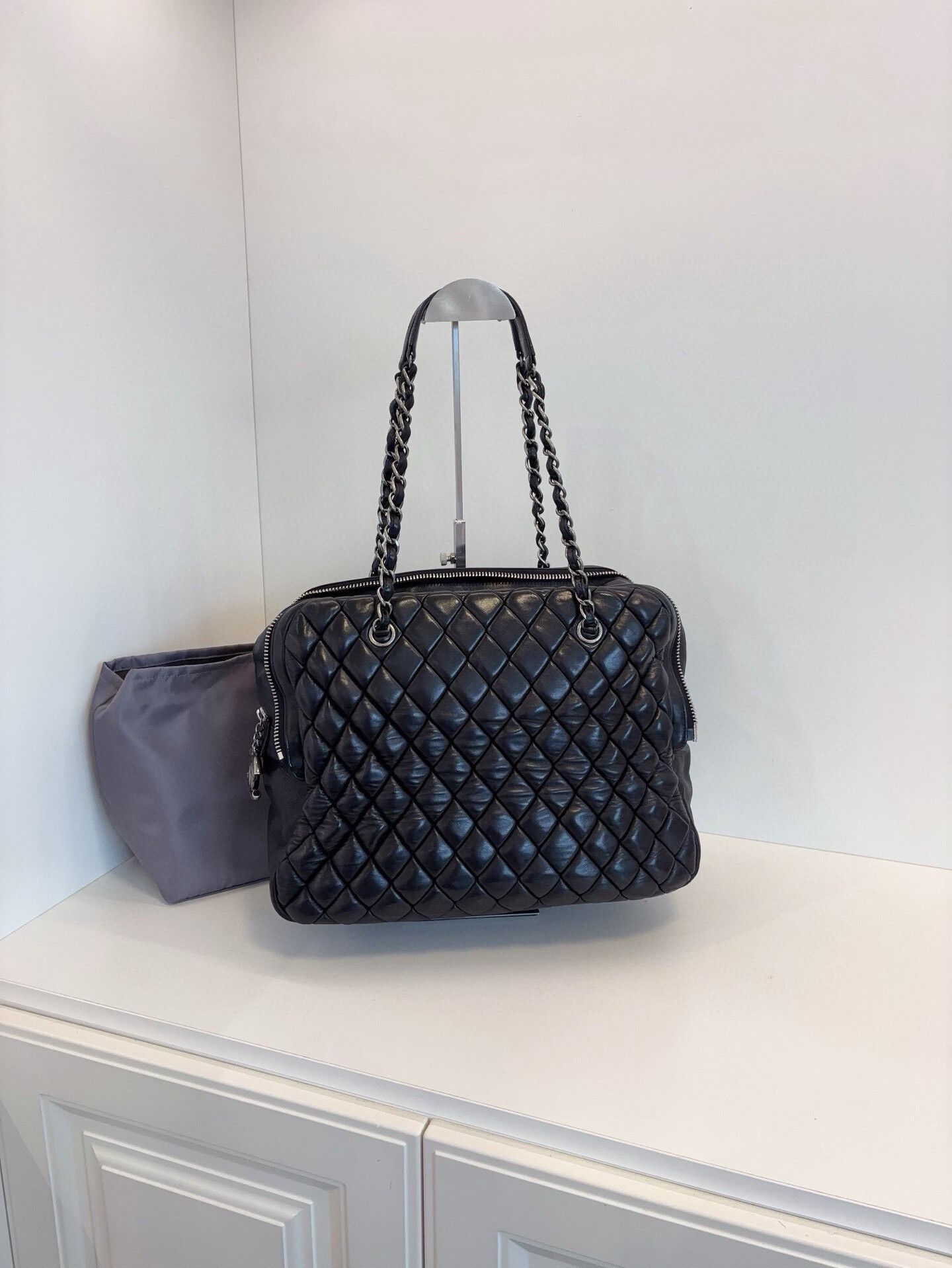 Chanel Pre-loved Bag Very good condition Size ONE SIZE - 1 Thumbnail
