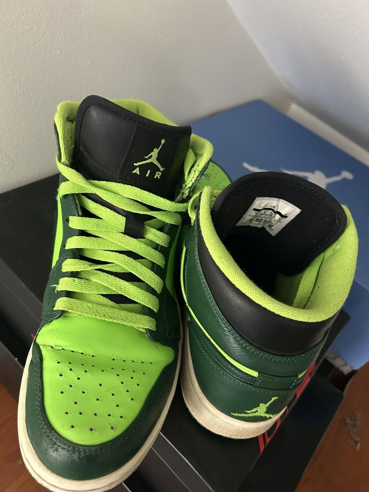 Jordan Brand Air Jordan Retro 1s Size US 9 / EU 42 - 11 Thumbnail