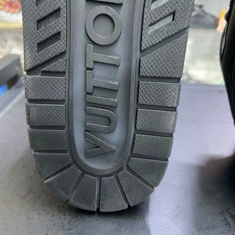 Louis Vuitton Louis Vuitton LOUIS VUITTON Lv Trainer Sneakers in Black-2 Size US 9 / EU 42 - 8 Thumbnail