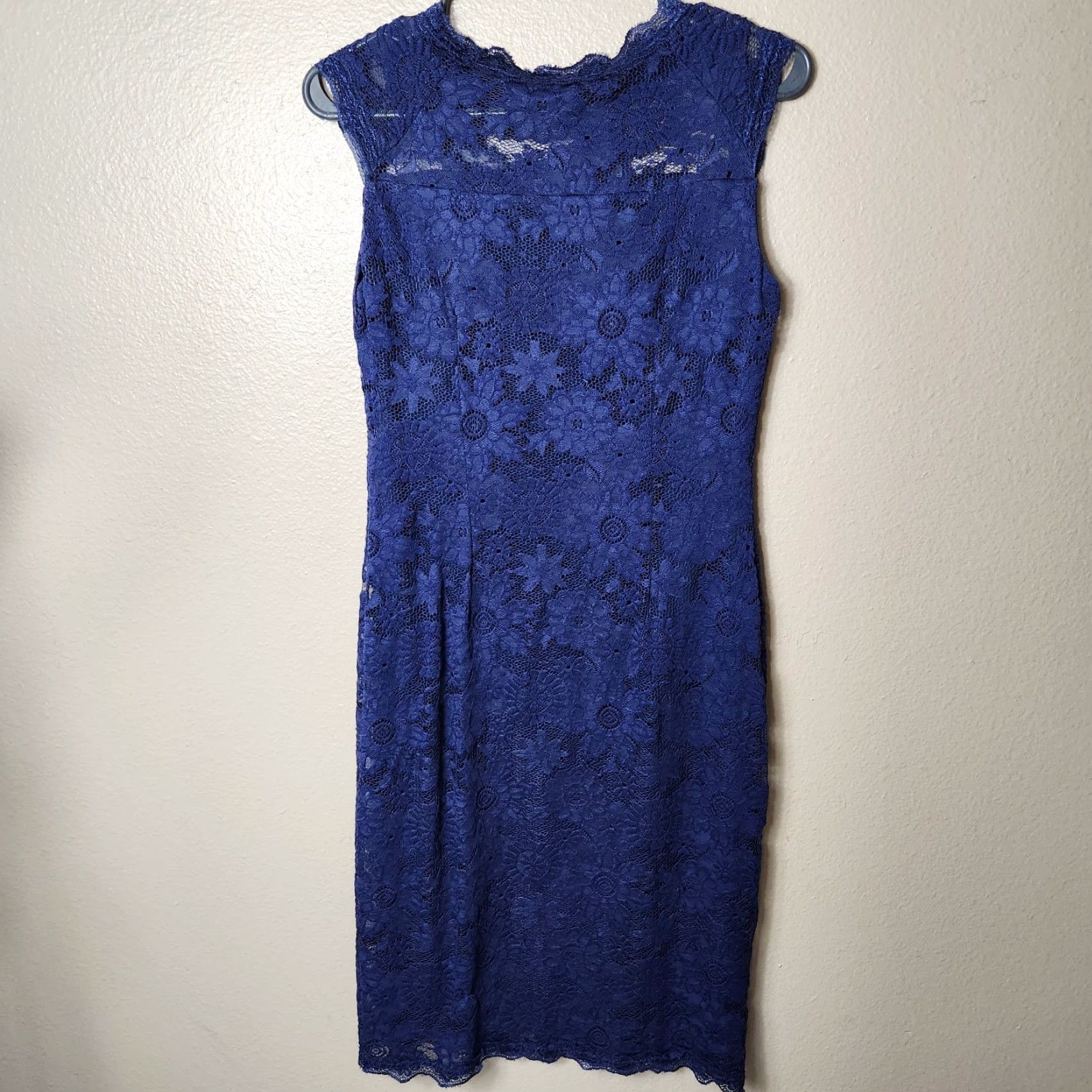 Vintage Stanzino Navy Lace Knee Length Sheath Dress |M| Women Sleeveless Boatneck Party Cocktail Wedding Guest Purple/Blue? Size M / US 6-8 / IT 42-44 - 5 Thumbnail
