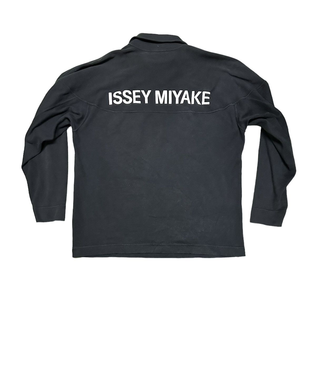 ISSEY MIYAKE！直営店購入！女優トップス ISSEY MIYAKE - ISSEY MIYAKE(イッセイミヤケ) レディース