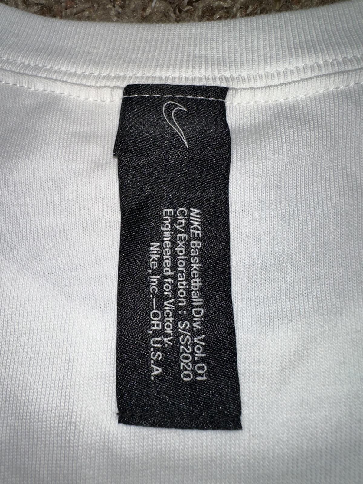 Nike Nike DNA City Exploration Men's Basketball Long-Sleeve T-Shirt Sample Size US M / EU 48-50 / 2 - 7 Thumbnail
