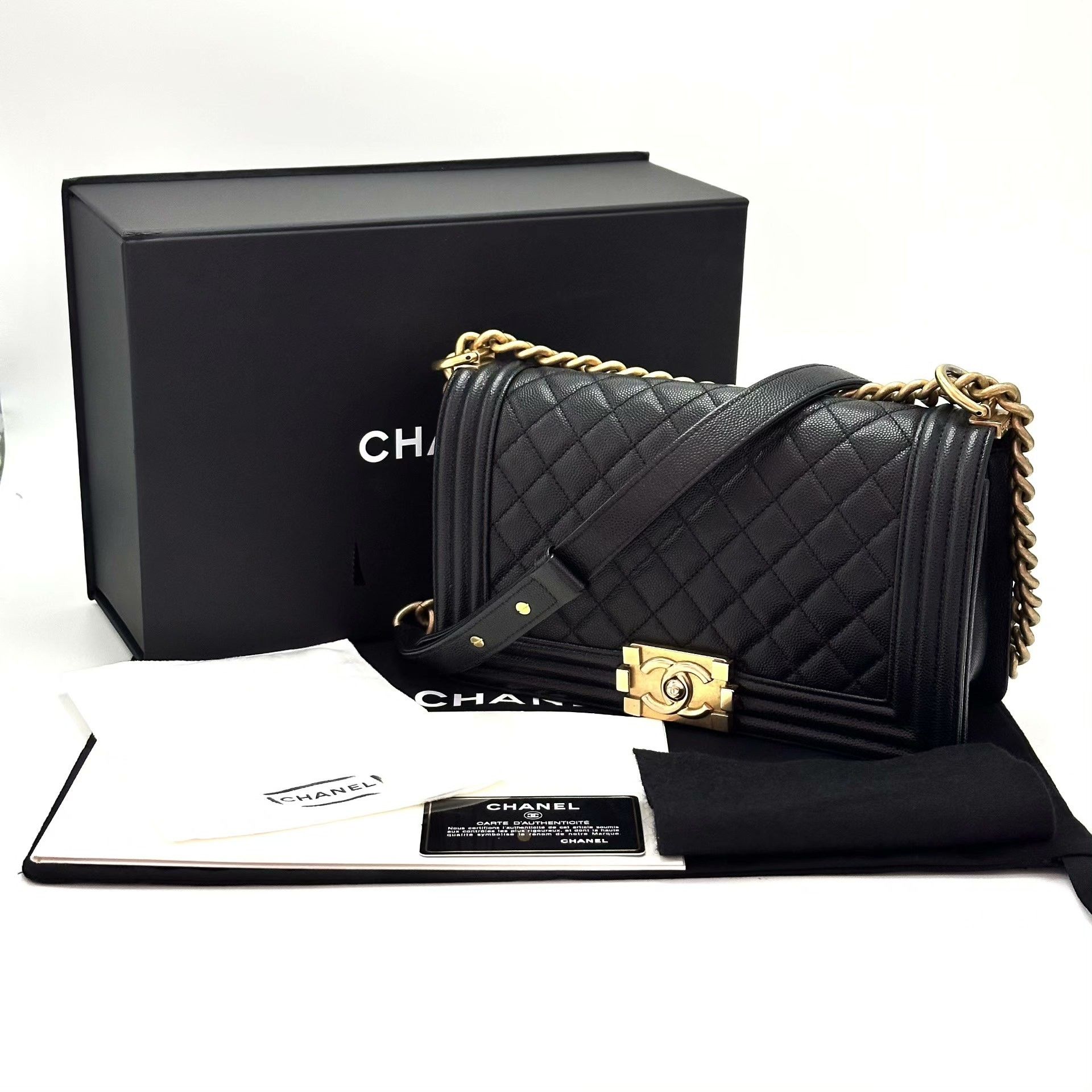 Chanel Pre-loved Bag Very good condition Size ONE SIZE - 1 Thumbnail