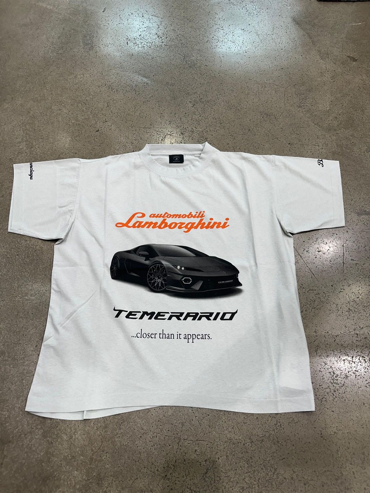 Balenciaga BALENCIAGA - Boxy T-shirt Lamborghini Dirty White Size US M / EU 48-50 / 2 - 1 Thumbnail