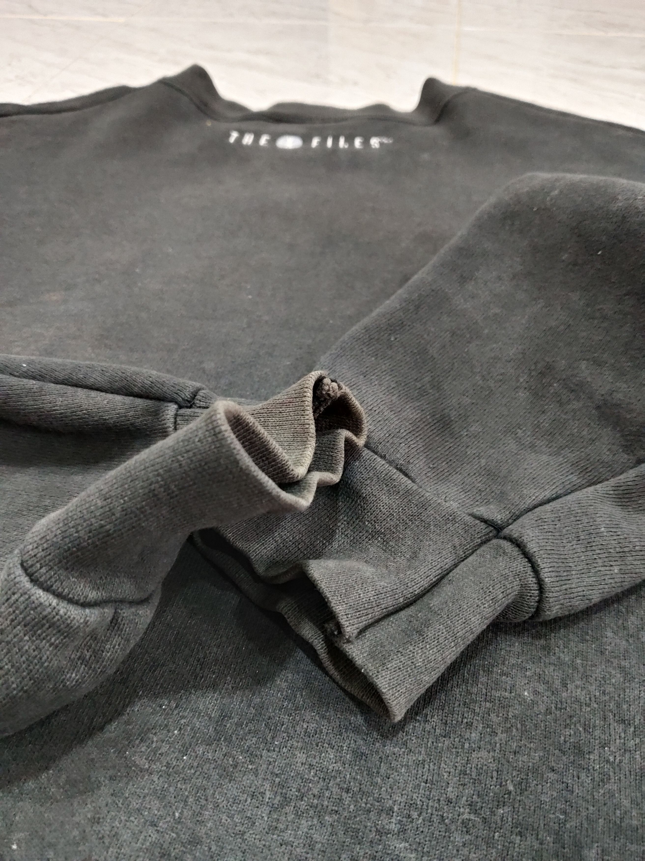 Vintage Rare! Vintage 90s Movie The X-Files Wording Sweatshirt Size US L / EU 52-54 / 3 - 8 Thumbnail