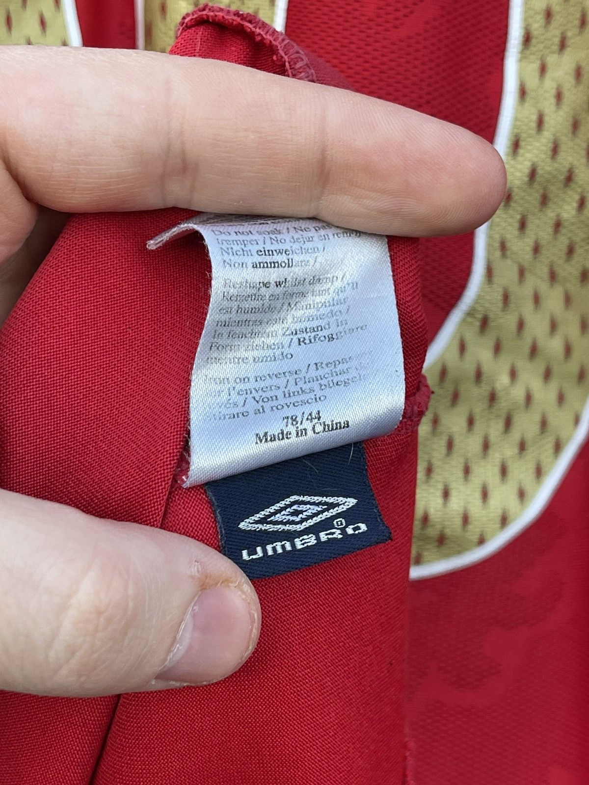 Umbro × Vintage Y2K Umbro #10 Owen England vintage soccer jersey Size US L / EU 52-54 / 3 - 13 Thumbnail