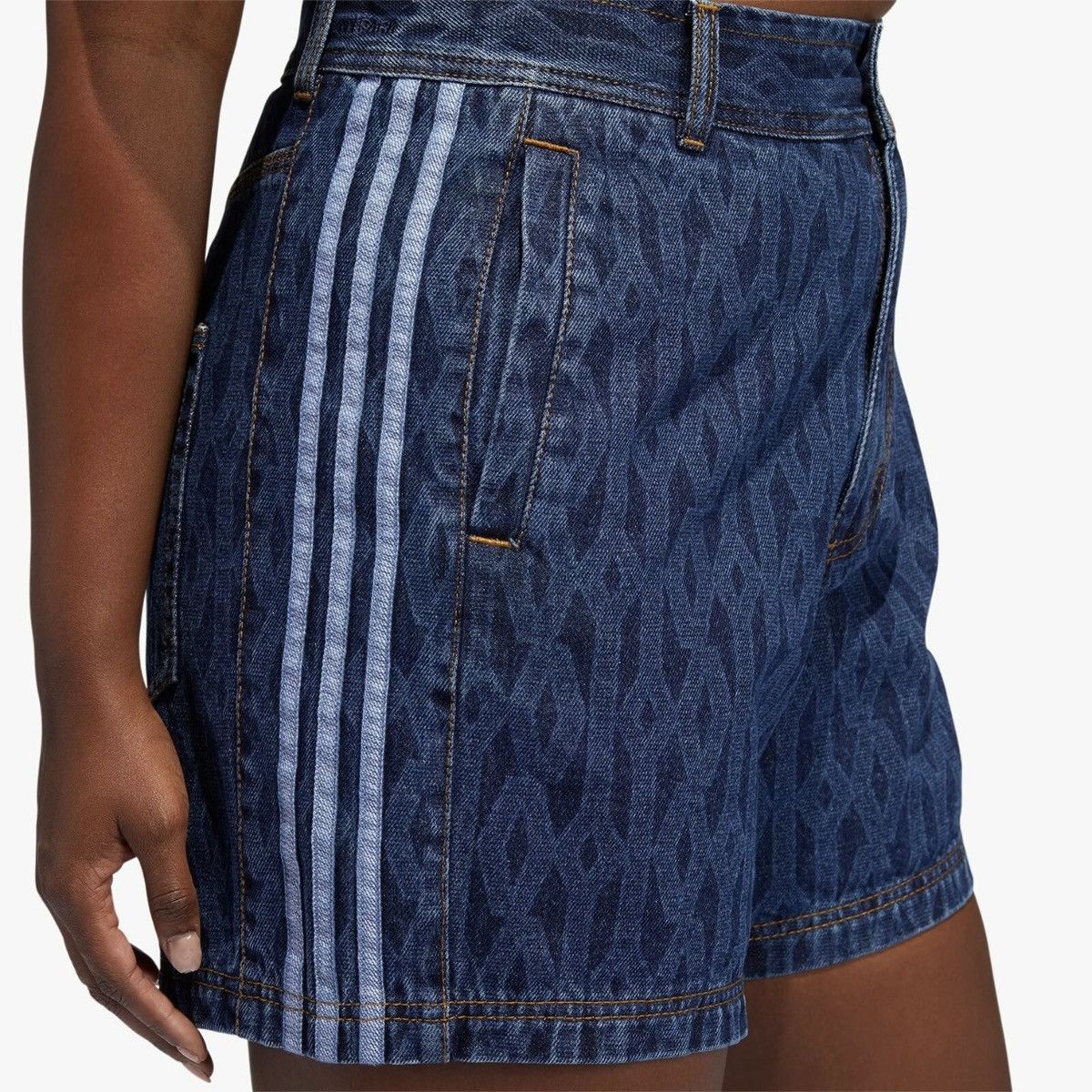 Adidas × Ivy Park adidas Originals Ivy Park Monogram Dark Denim Shorts H61702 Size US 30 / EU 46 - 1 Thumbnail