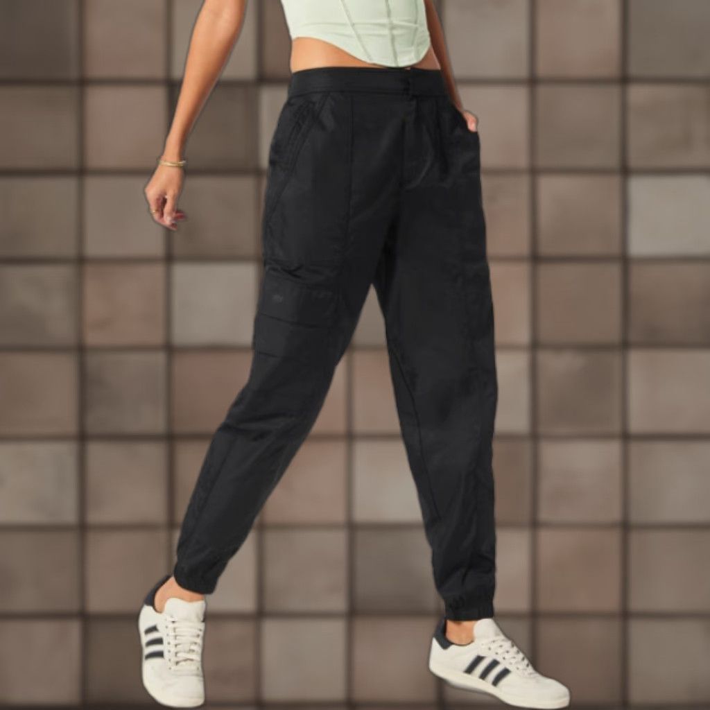 Fabletics Fabletics Womens |2X| Black Nylon High Rise Cargo Joggers Size 40" / US 18 - 1 Thumbnail