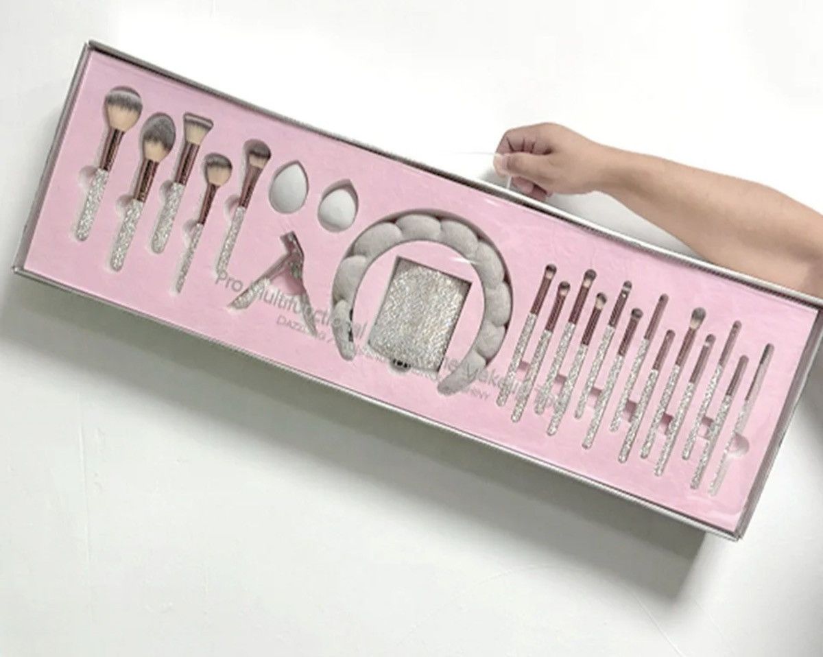 Other Silver glitter makeup brush set Size ONE SIZE - 1 Preview