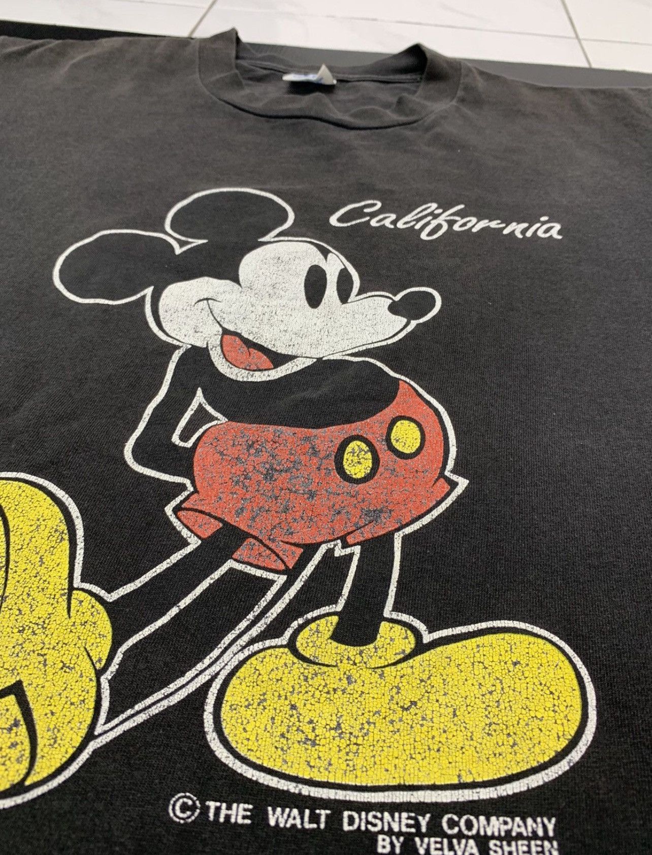 Vintage 90s THRASHED FADED MICKEY MOUSE VELVA SHEEN GRAPHIC TER Size US M / EU 48-50 / 2 - 5 Thumbnail