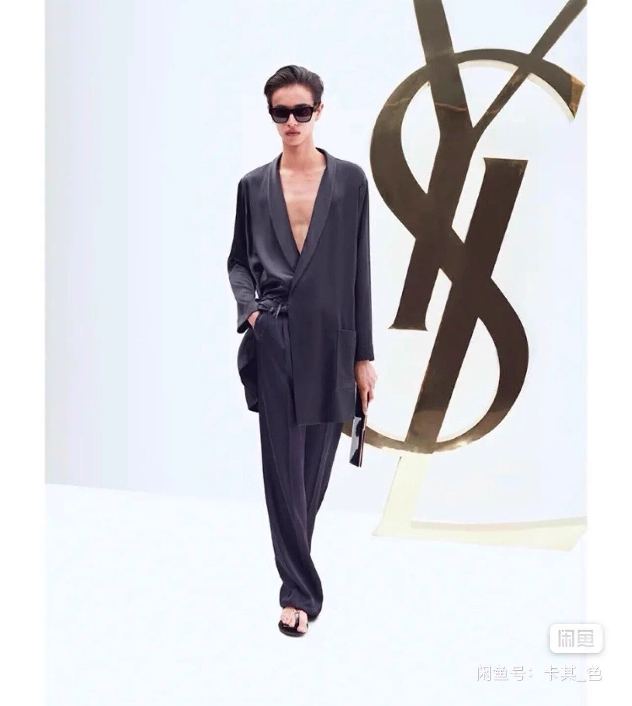 Saint Laurent Paris Saint Laurent 23 Runway Silk Dressing Gown Navy 50 Size US M / EU 48-50 / 2 - 3 Thumbnail