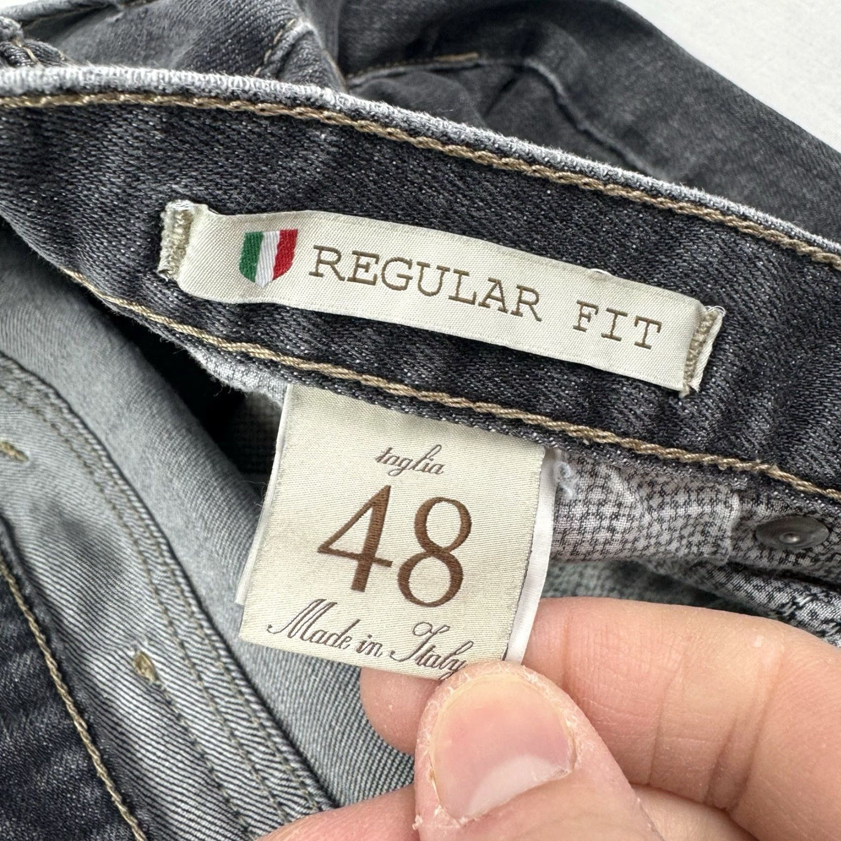 Vintage EREDI PISANO Jeans Men Regular 48 Black 31in Inseam Zip Closure Tapered Designer Made in Italy 1990s or 2000s Fashionable Menswear Size US 32 / EU 48 - 5 Thumbnail