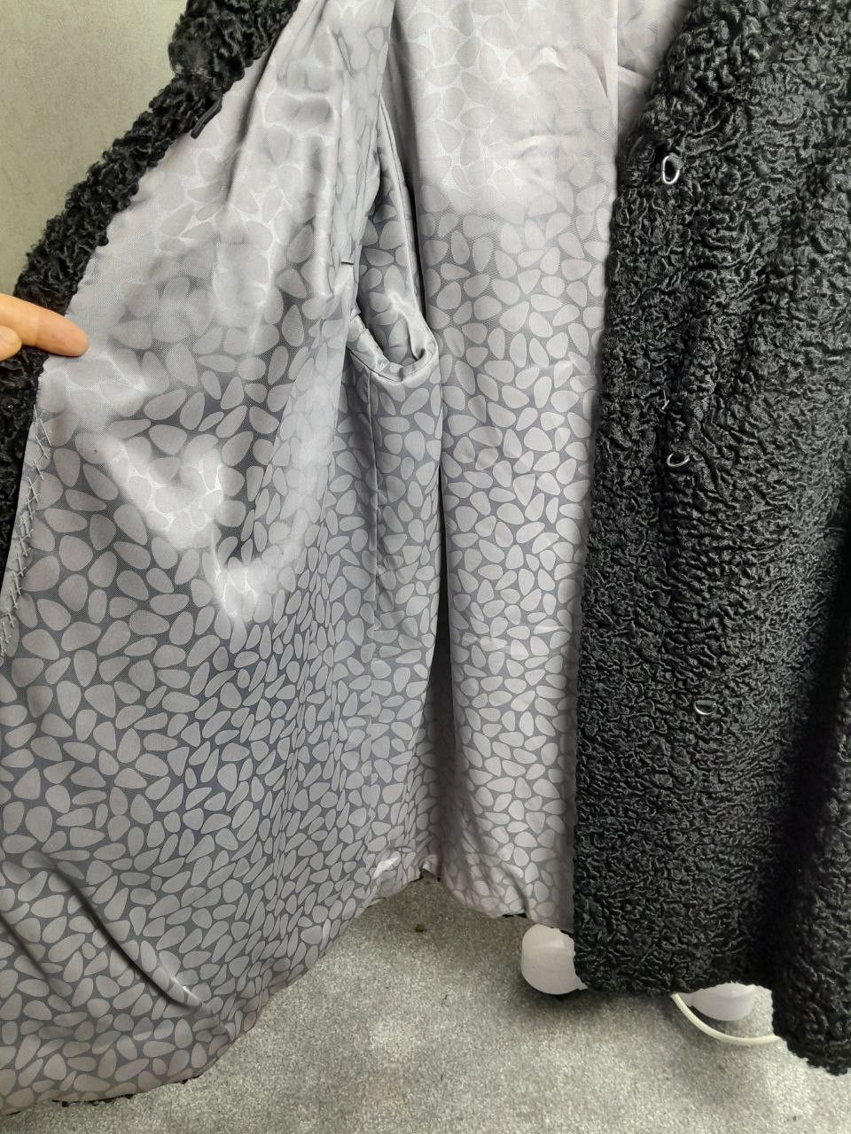 Other Vintage Astrakhan (Karakul) Lamb Fur Coat Size XL Size XL / US 12-14 / IT 48-50 - 5 Thumbnail