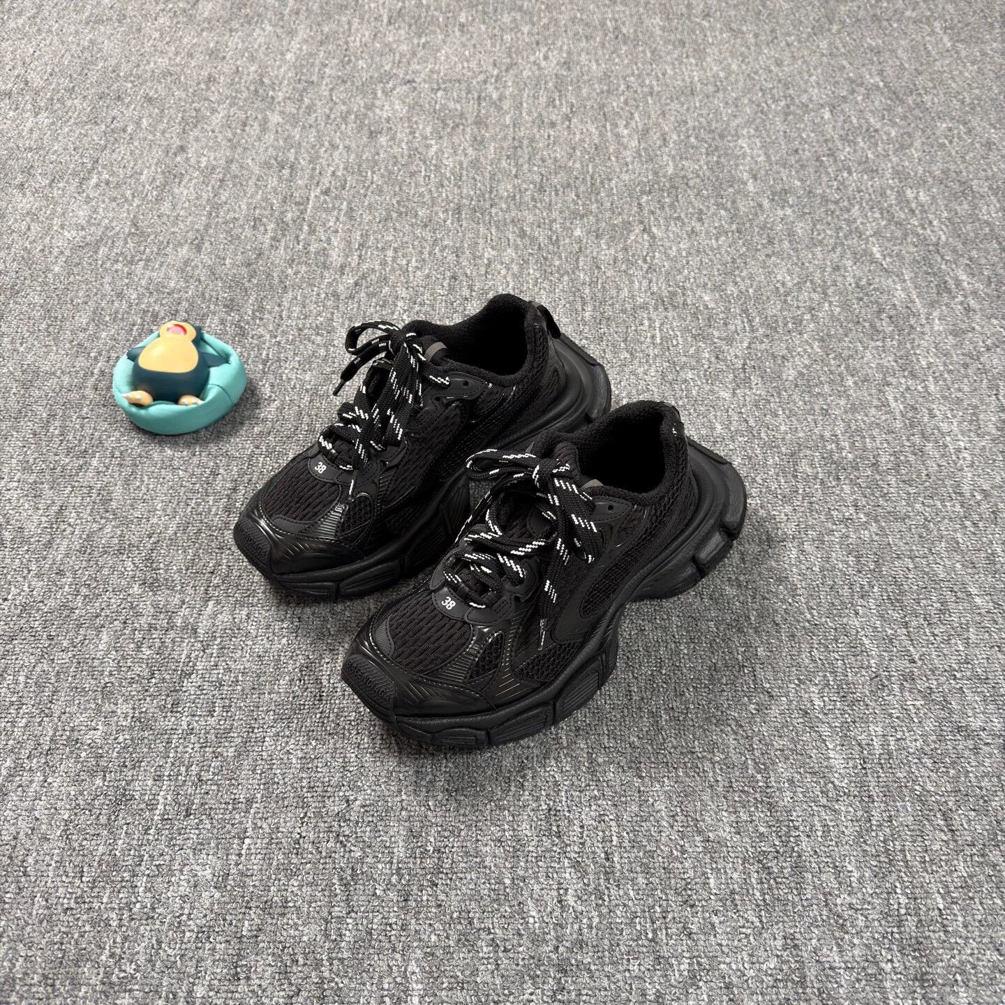 Balenciaga Balenciaga 3XL Black 38 Tried On Sneakers Size US 8 / IT 38 - 1 Thumbnail