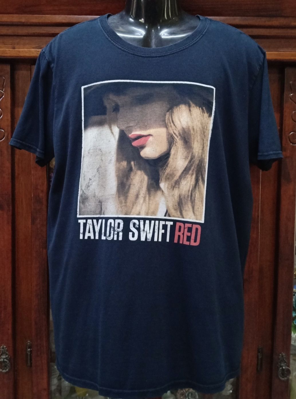 Band Tees Taylor Swift Red T-shirt Size US L / EU 52-54 / 3 - 1 Thumbnail