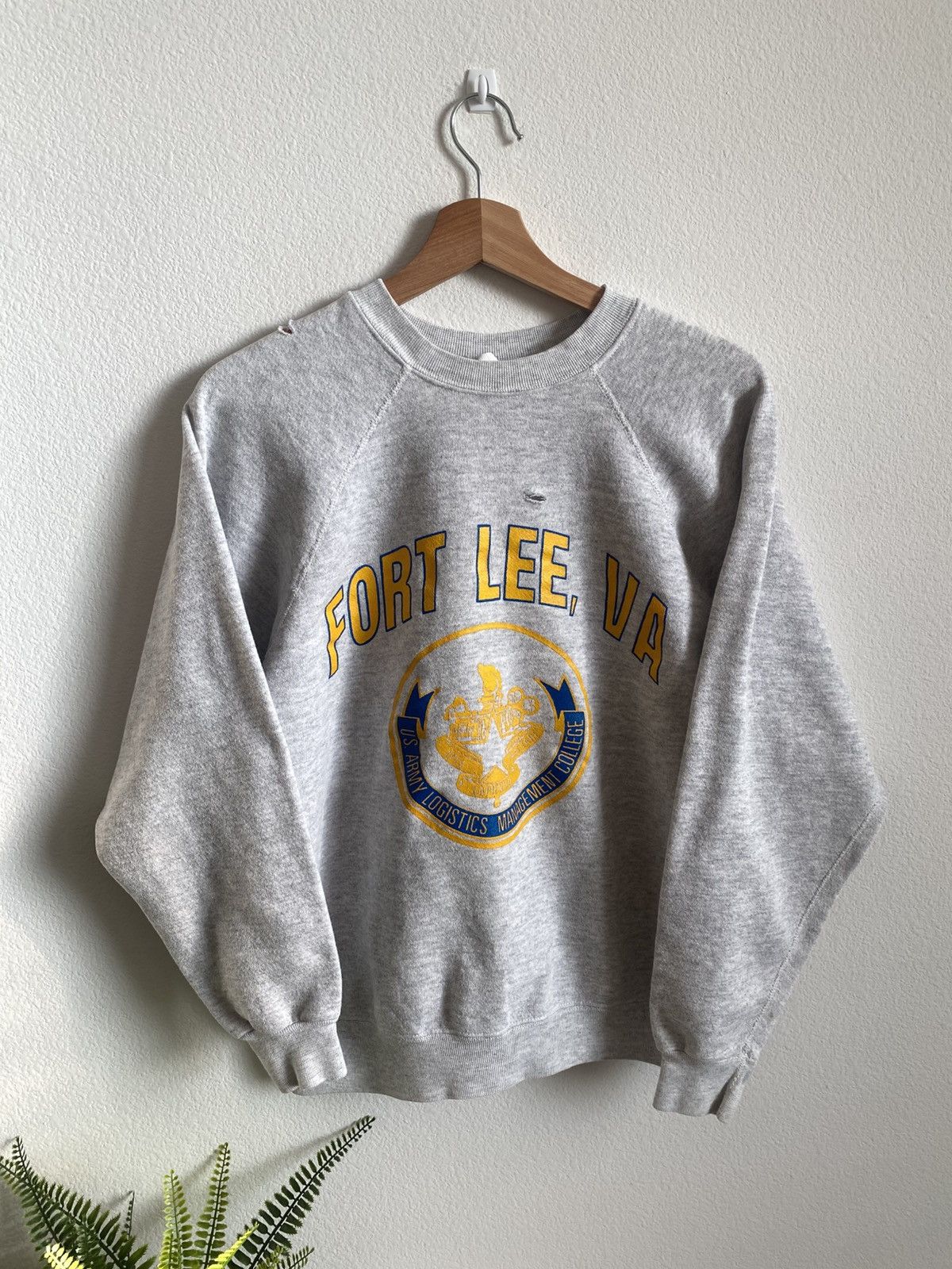 Vintage Vintage 80s US Army College Crewneck Sweatshirt Size US M / EU 48-50 / 2 - 1 Thumbnail