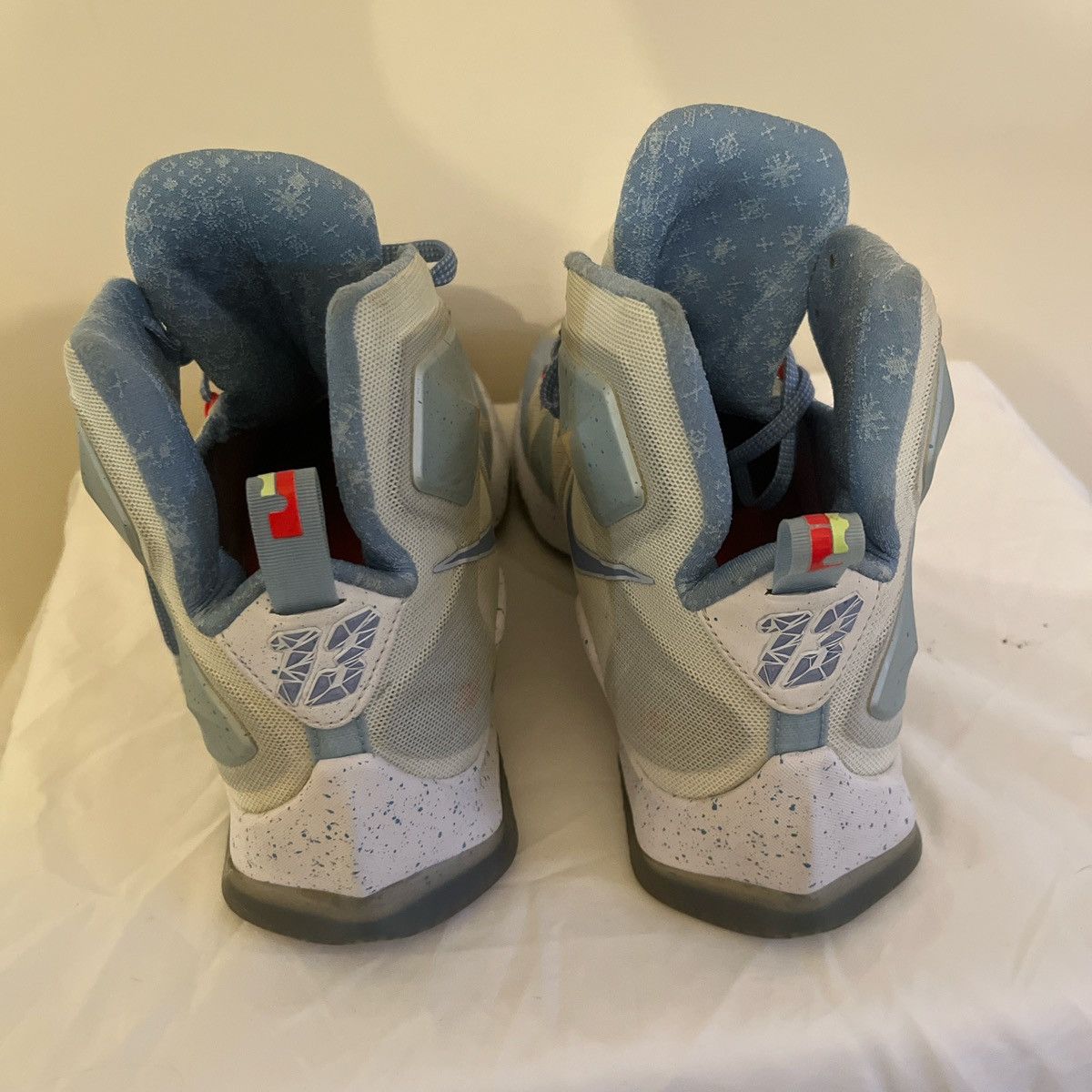 Nike Nike Lebron James Retro 13 2015 Christmas Edition Sneakers Size US 11 / EU 44 - 5 Thumbnail