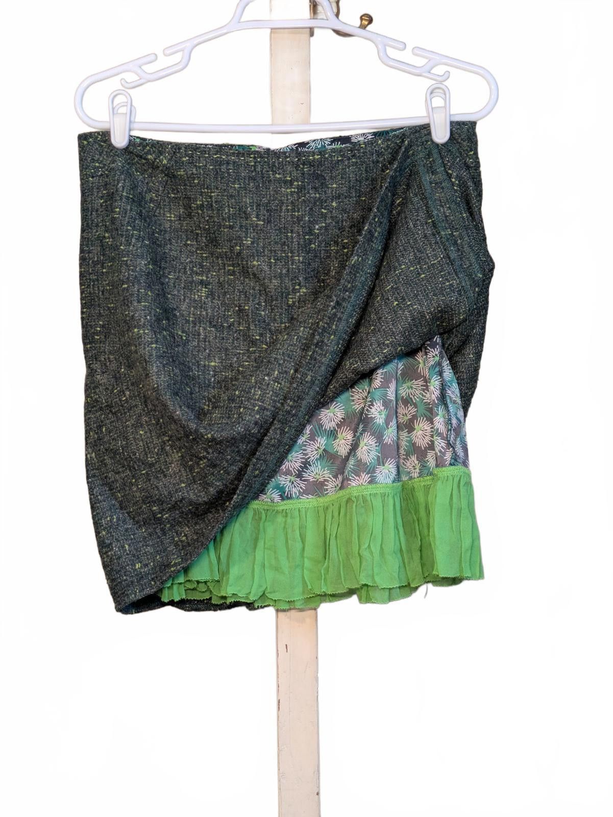 Elie Tahari Elie Tahari Wool Skirt Colorful Lined Ruffle Green L 8 10 Size 36" / US 14 / IT 50 - 2 Thumbnail
