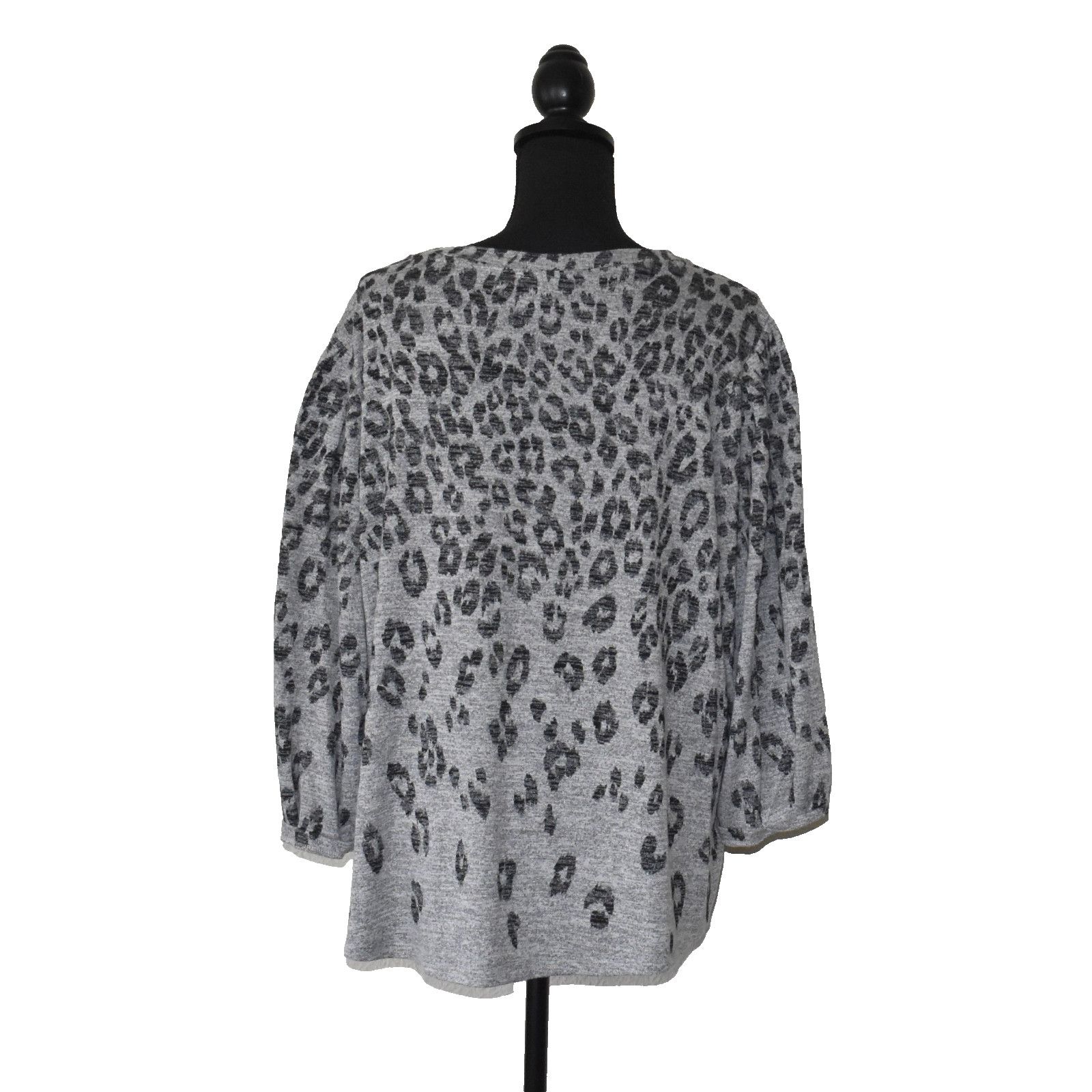 Chicos CHICOS Leopard Printed Soft Knit Scoop Neck Sweater Sz 4/XXL Size XXL / US 16-18 / IT 52-54 - 3 Thumbnail