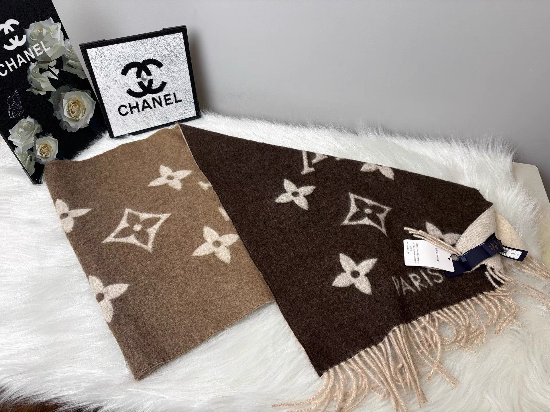 Louis Vuitton Louis Vuitton REYKJAVIK GRADIENT Monogram Tassel Scarf K36 Size ONE SIZE - 2 Thumbnail