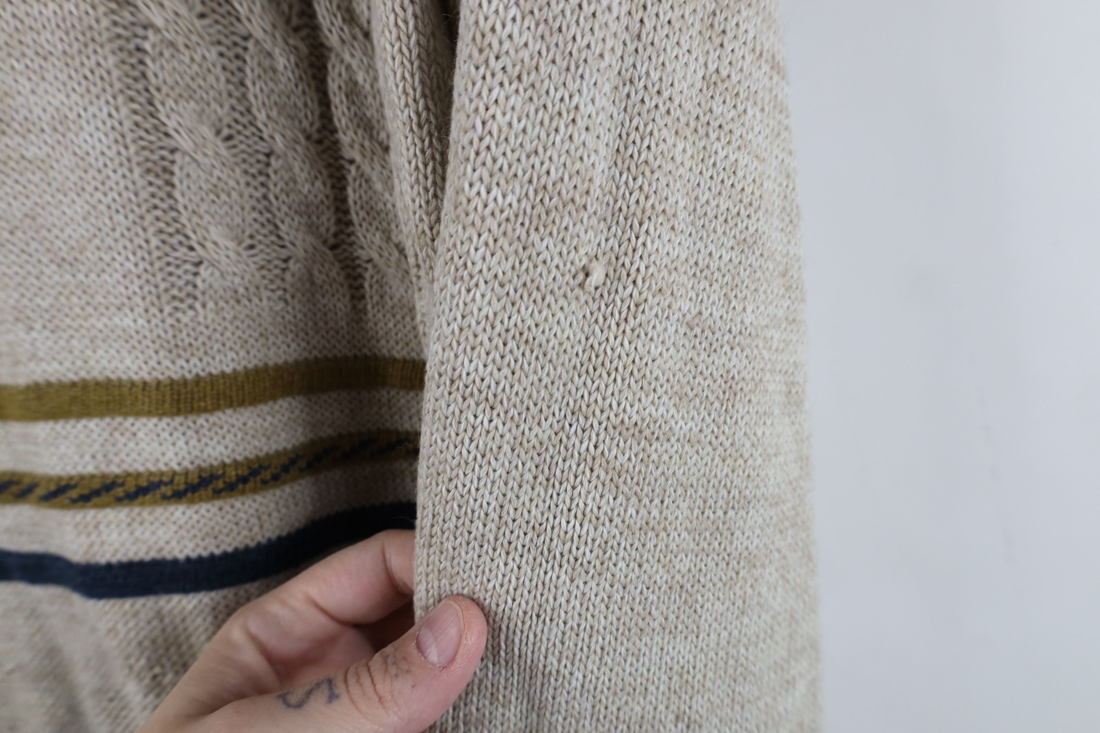 Vintage Vintage 90s Streetwear Geometric Cable Knit Sweater Beige Size US L / EU 52-54 / 3 - 6 Thumbnail
