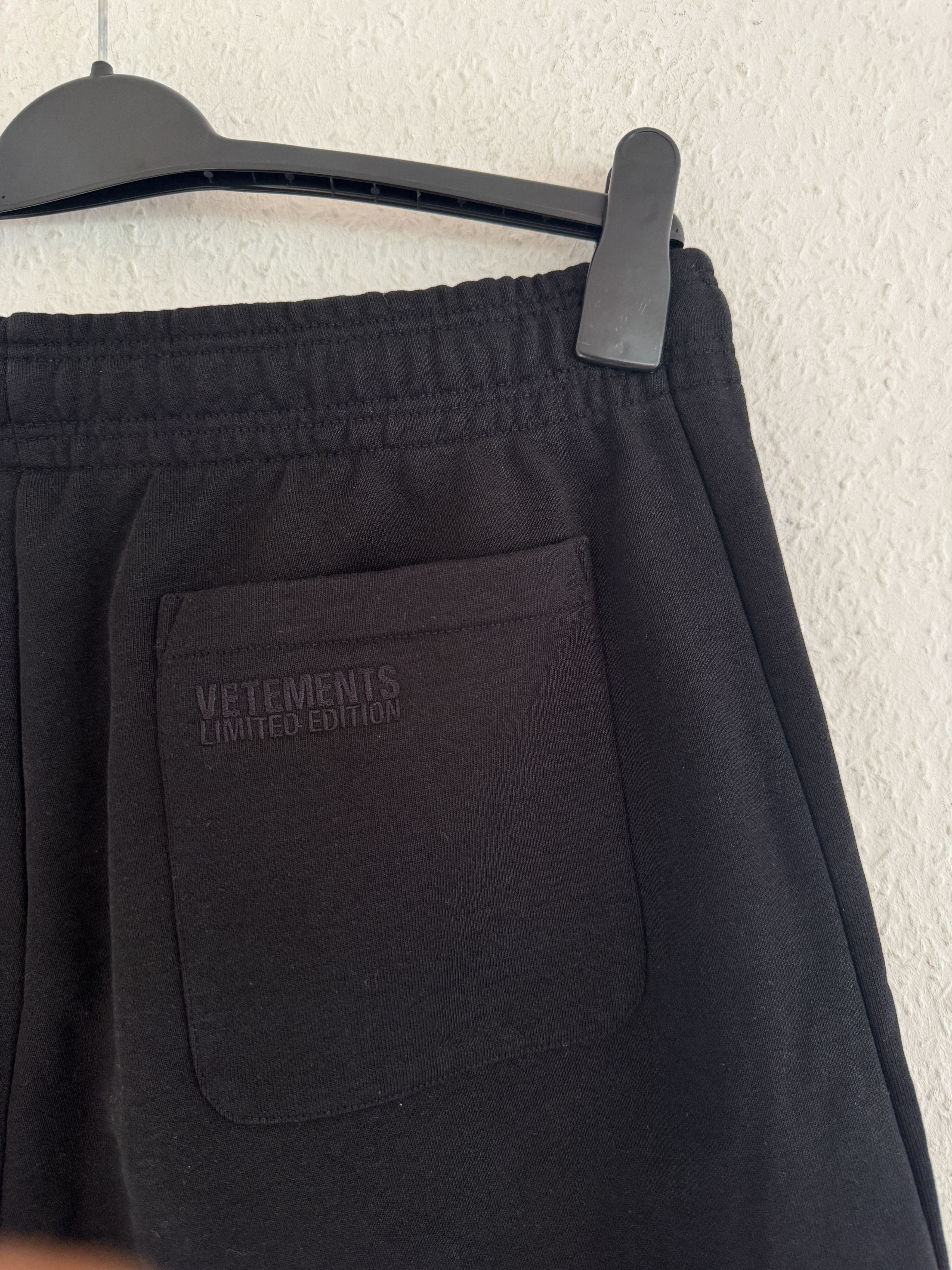 Vetements Wide-leg panelled sweatpants (revised fit version) Size US 34 / EU 50 - 12 Thumbnail