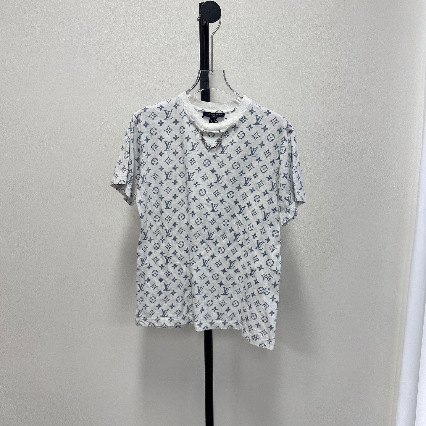 Louis Vuitton Louis Vuitton Monogram Print T-Shirt Size S Size S / US 4 / IT 40 - 1 Thumbnail