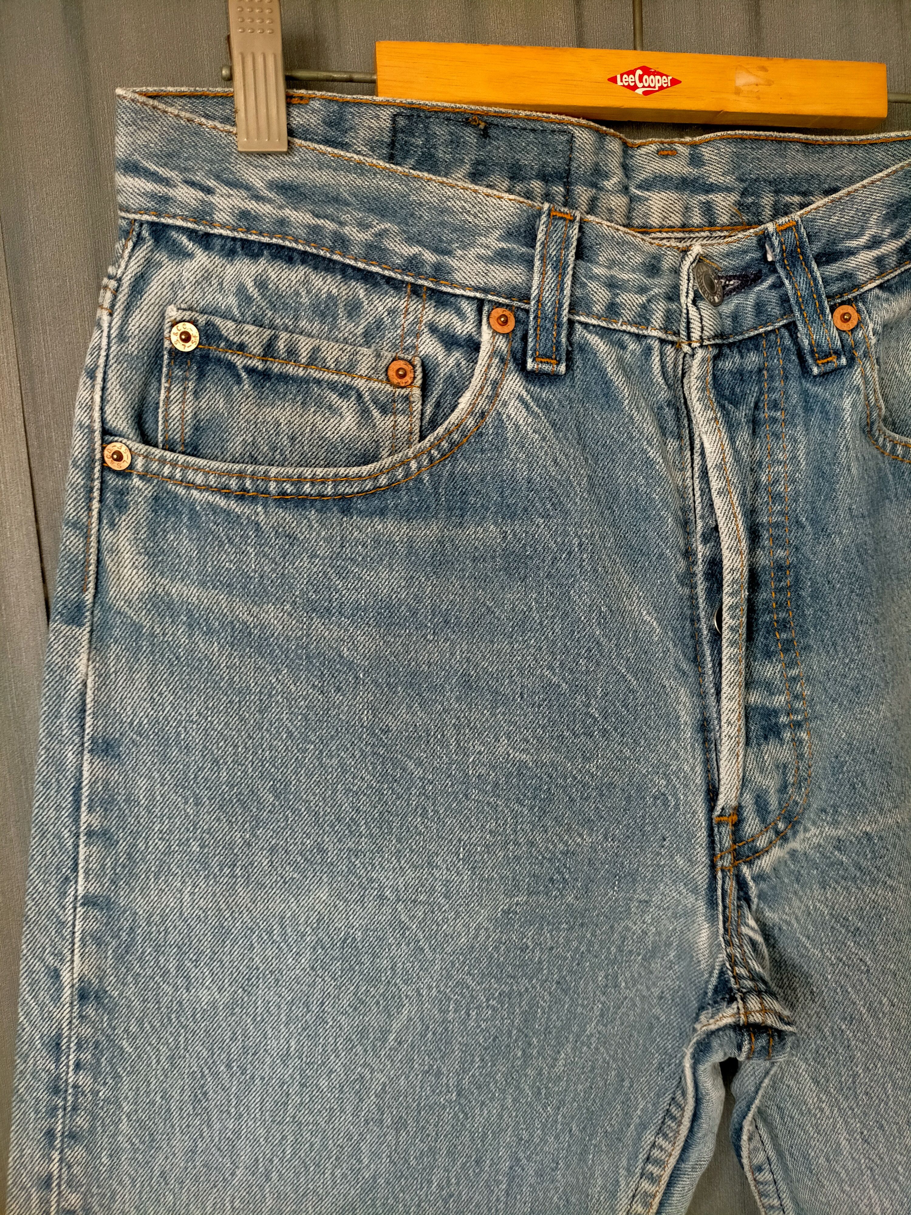 Levi's Vintage Clothing Vintage Levis 501 Usa Button Fly 520 Blue Jeans Size US 31 - 4 Thumbnail