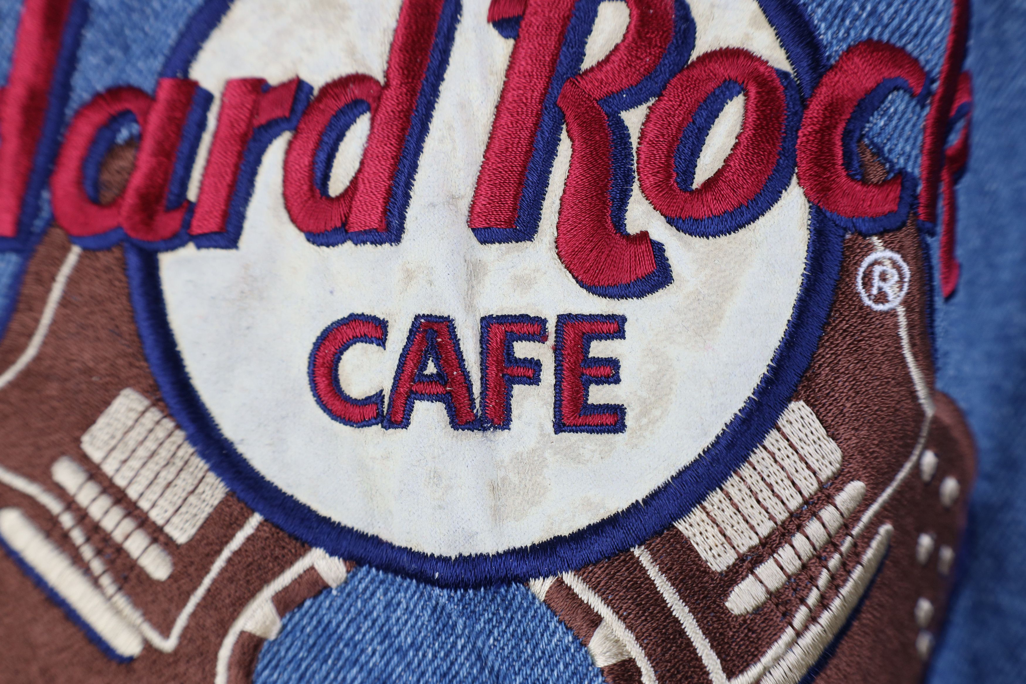 Hard Rock Cafe Vintage 90s Hard Rock Cafe New York Denim Trucker Jacket Size US L / EU 52-54 / 3 - 12 Thumbnail