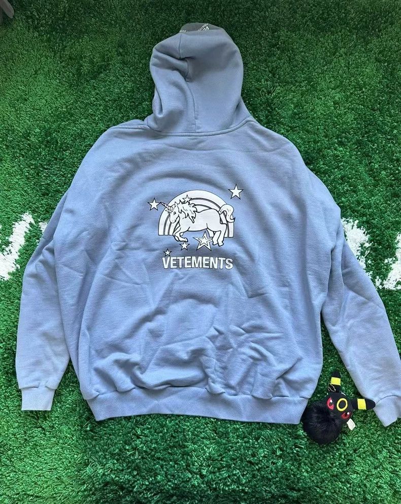 Vetements Vetements Pale Blue Unicorn Hoodie, OS XS Size Size US XS / EU 42 / 0 - 1 Thumbnail