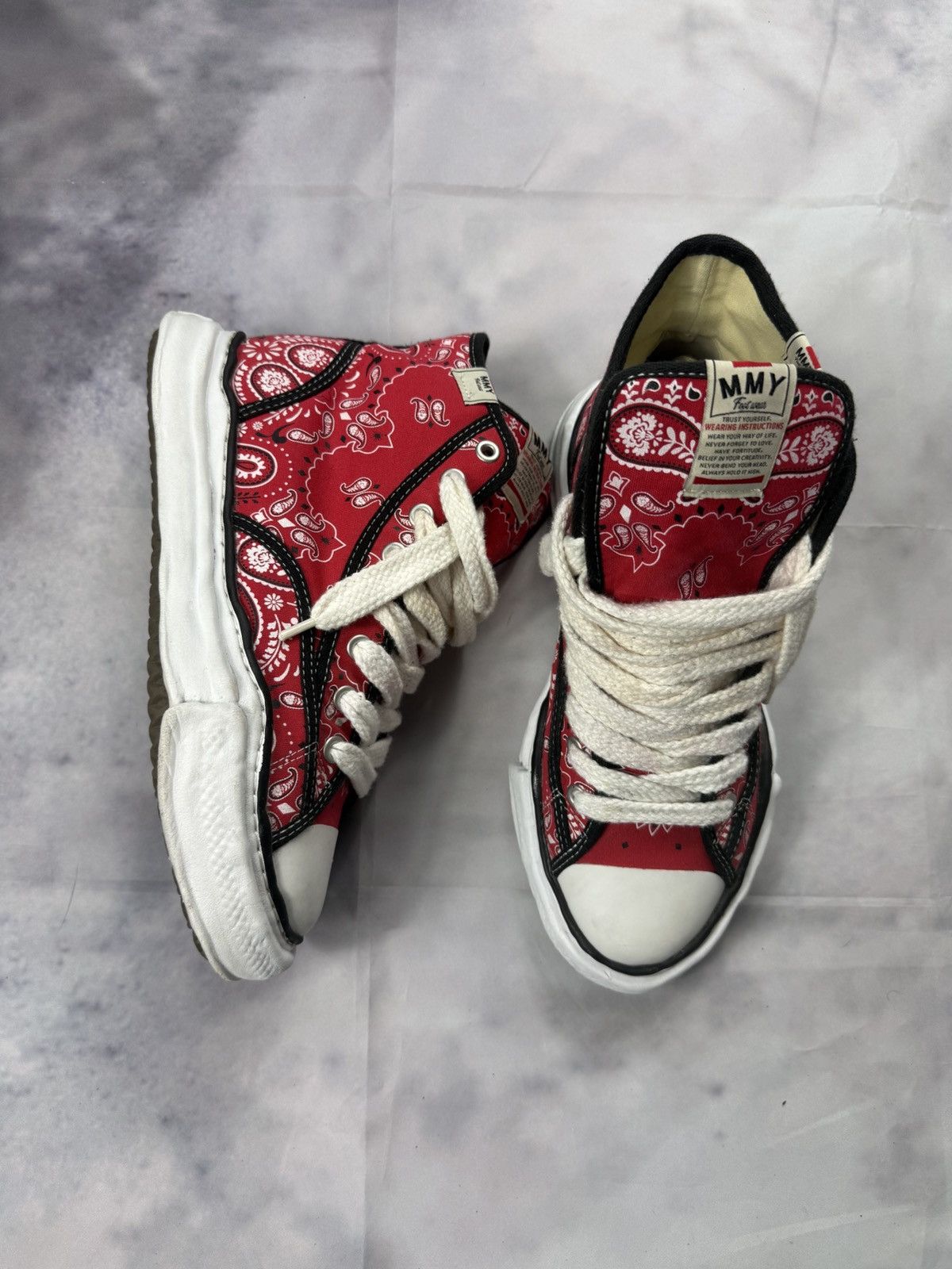 Maison MIHARA YASUHIRO Maison Mihara Yasuhiro MMY Peterson Hi bandana red print Size US 11 / EU 44 - 1 Thumbnail