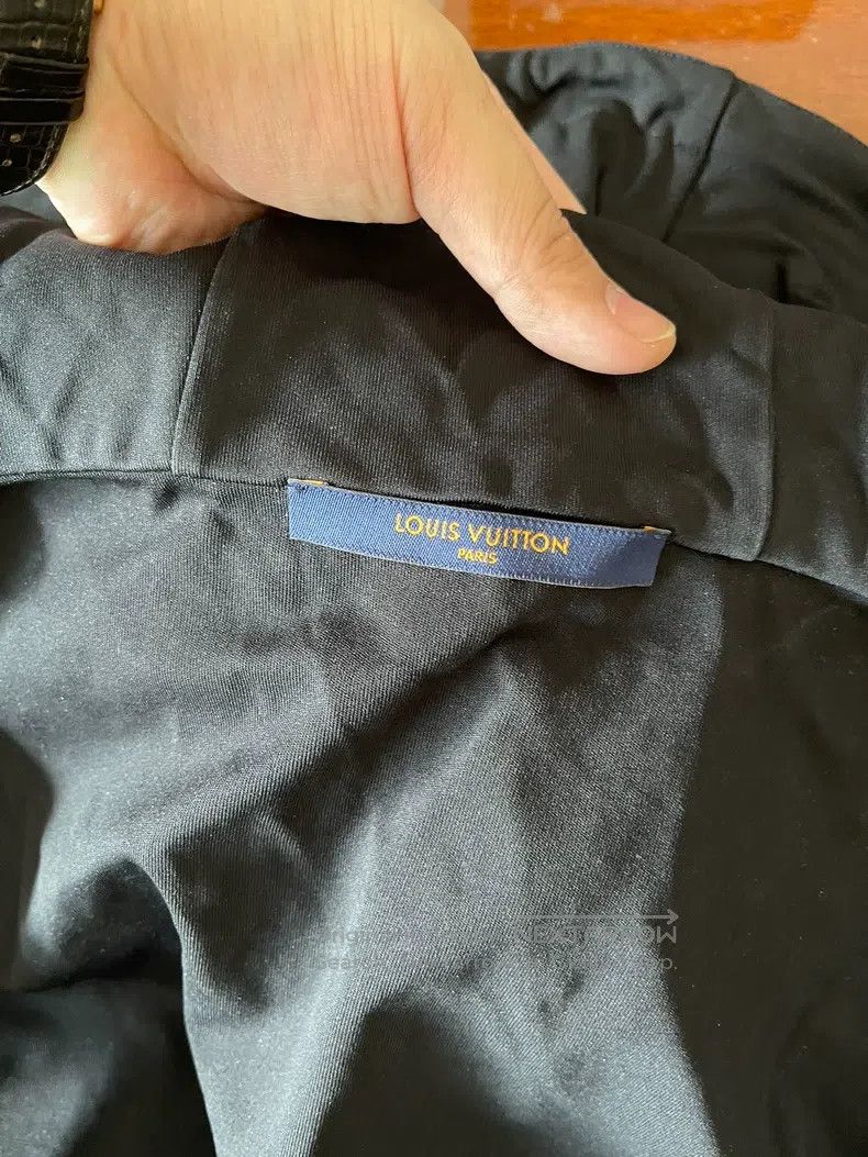 Louis Vuitton Louis Vuitton Full logo design jacket Size US L / EU 52-54 / 3 - 6 Thumbnail