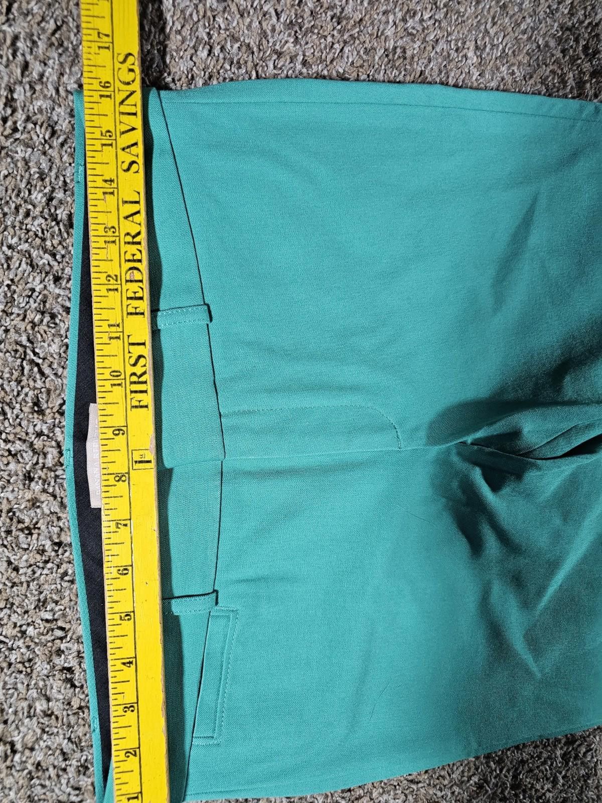 Banana Republic Banana Republic Sloan Green Cropped Pants Size 8 Petite Size 30" / US 8 / IT 44 - 4 Thumbnail