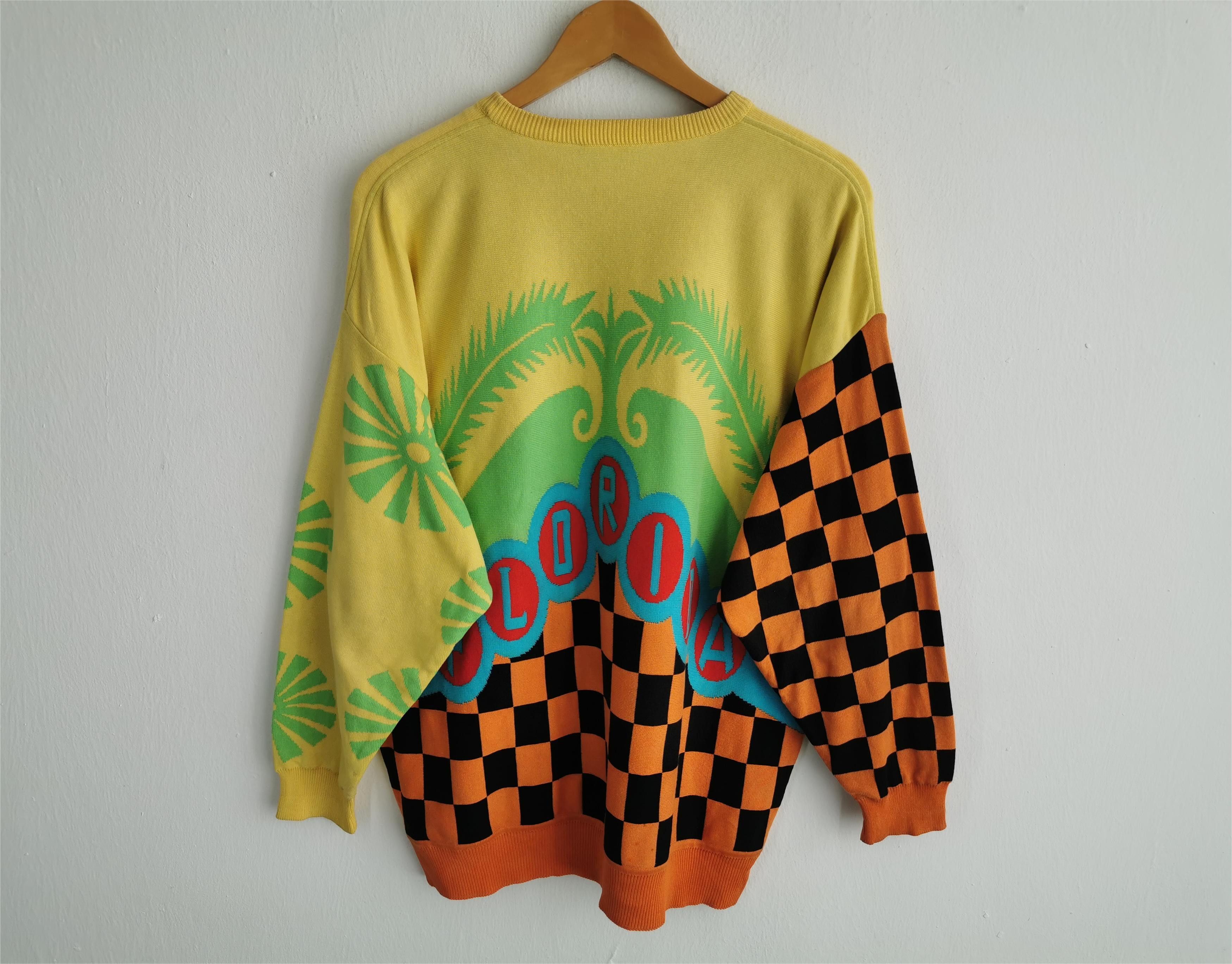 Versace Vintage 90's Versace Embroidered Sweatshirt Made In Italy Size US M / EU 48-50 / 2 - 2 Thumbnail