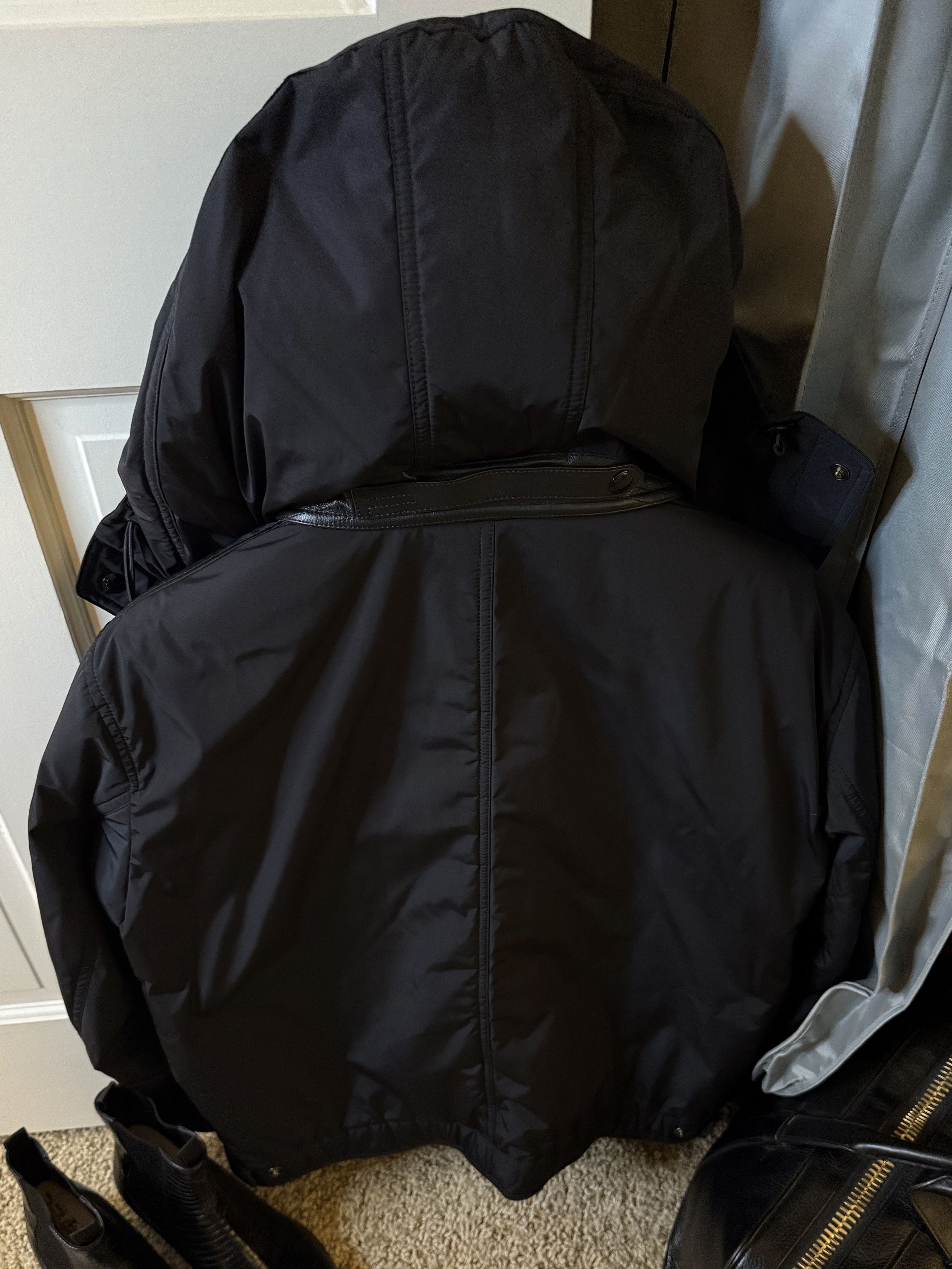 Tom Ford Fits 52, Best Dressed $4,300 w/tax Ovatta Leather Accents Size US XL / EU 56 / 4 - 17 Thumbnail
