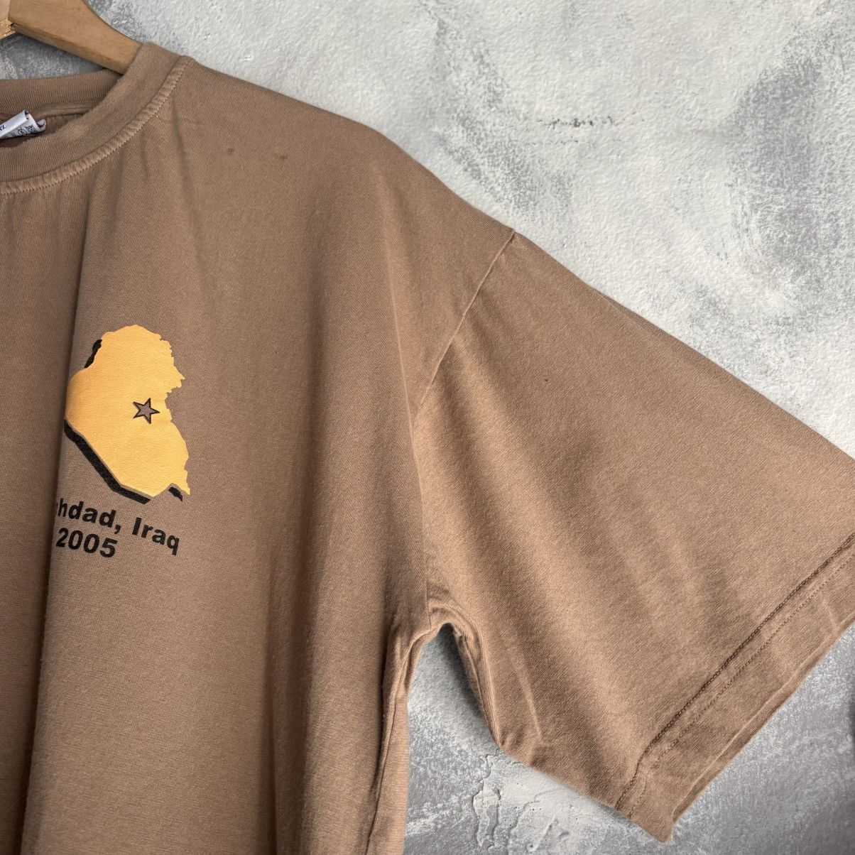 Other Turkish T-Shirt Men’s Size XL Brown Baghdad Iraq 2005 Size US XL / EU 56 / 4 - 5 Thumbnail