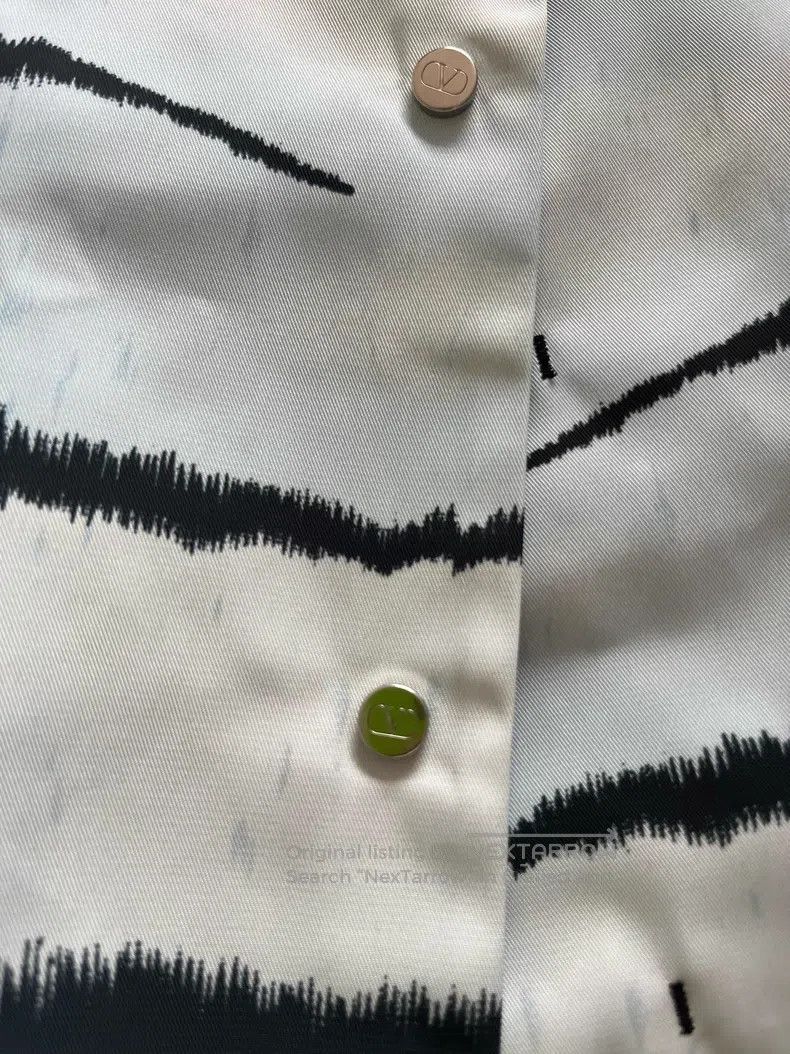 Valentino Valentino Blue tiger print short-sleeved shirt Size US M / EU 48-50 / 2 - 6 Thumbnail