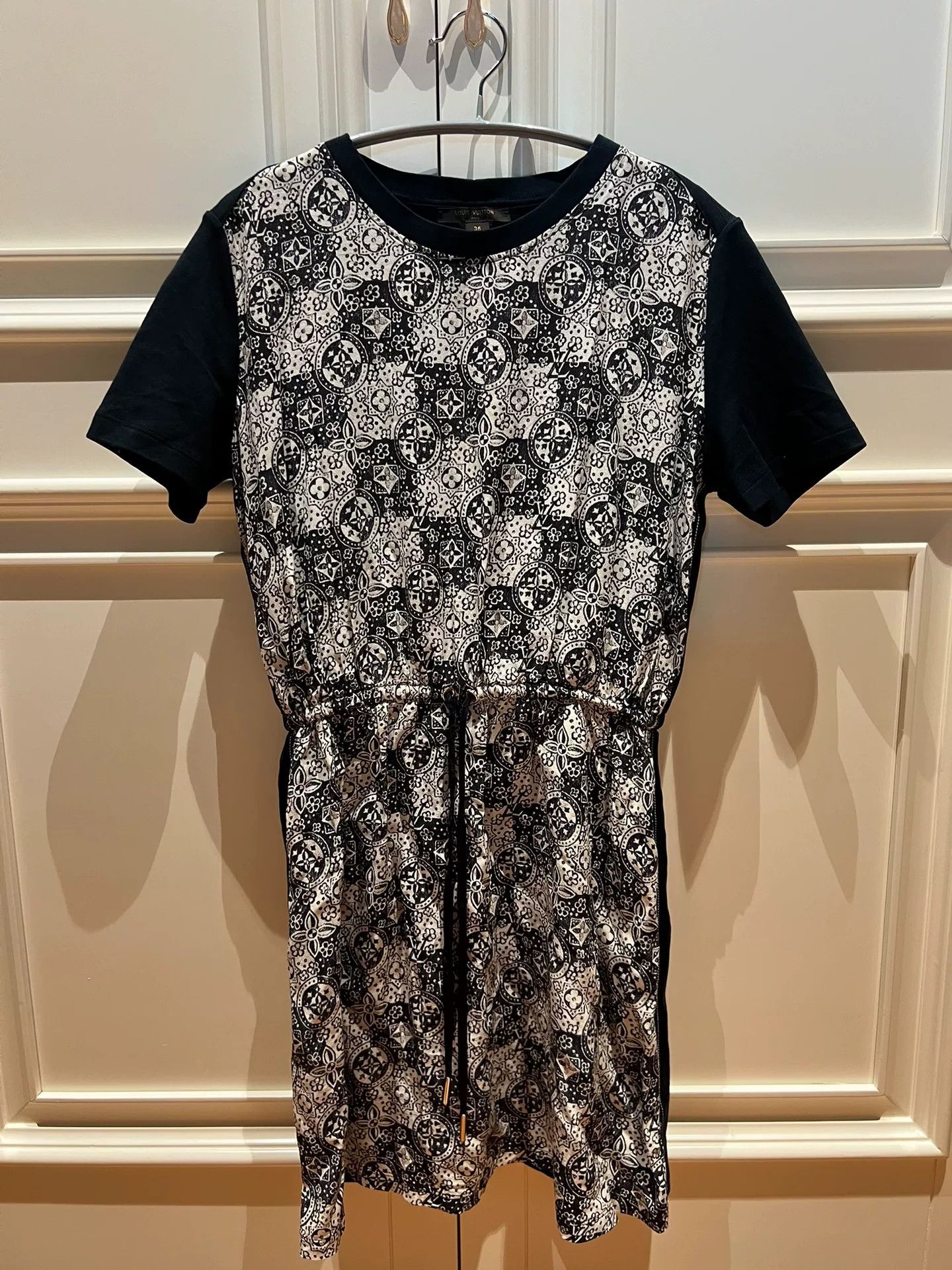 Louis Vuitton Louis Vuitton Women's Monogram Short-Sleeve Dress Size XS / US 0-2 / IT 36-38 - 1 Thumbnail